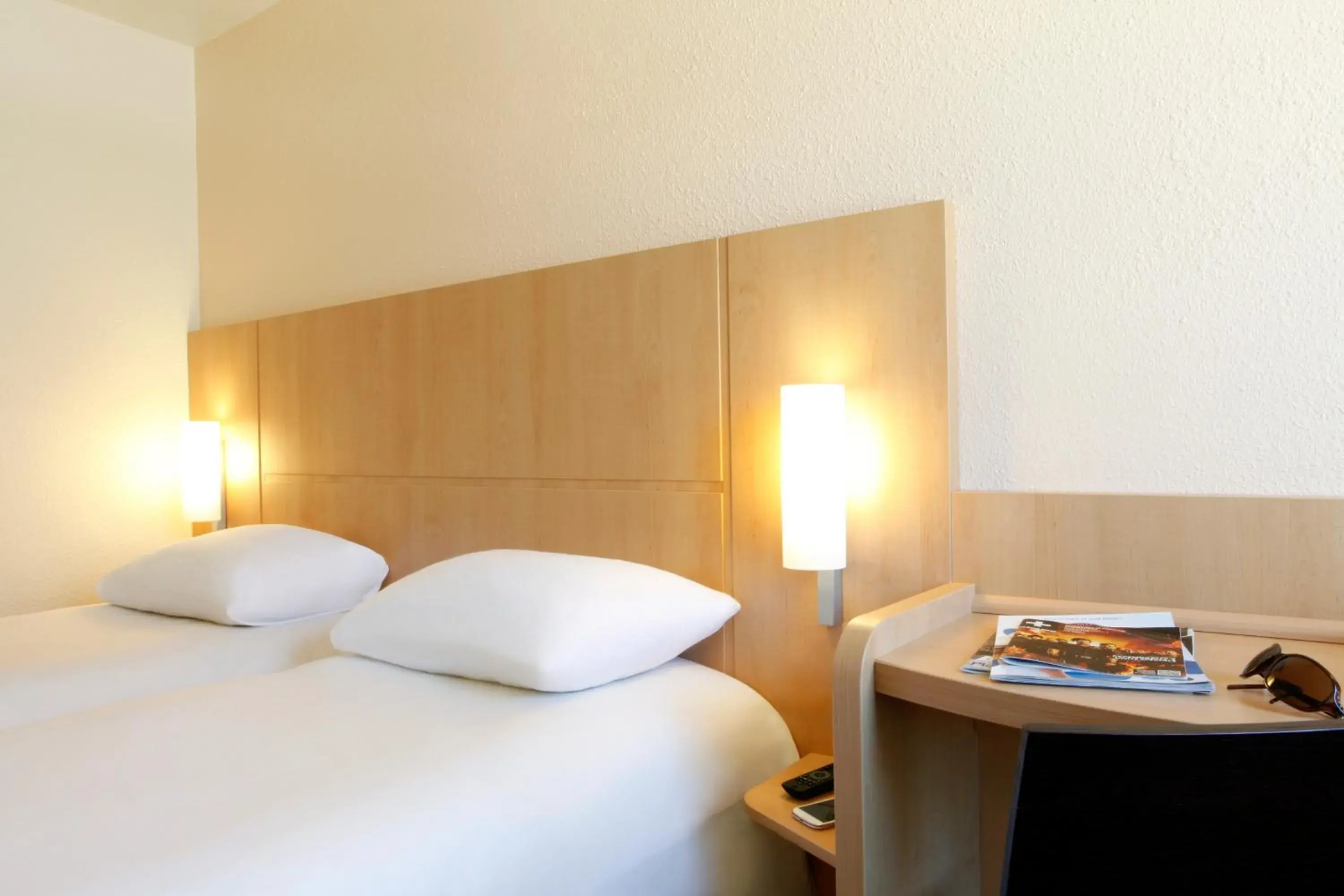 Photo of the whole room, Bed in ibis Marseille Bonneveine Calanques Plages