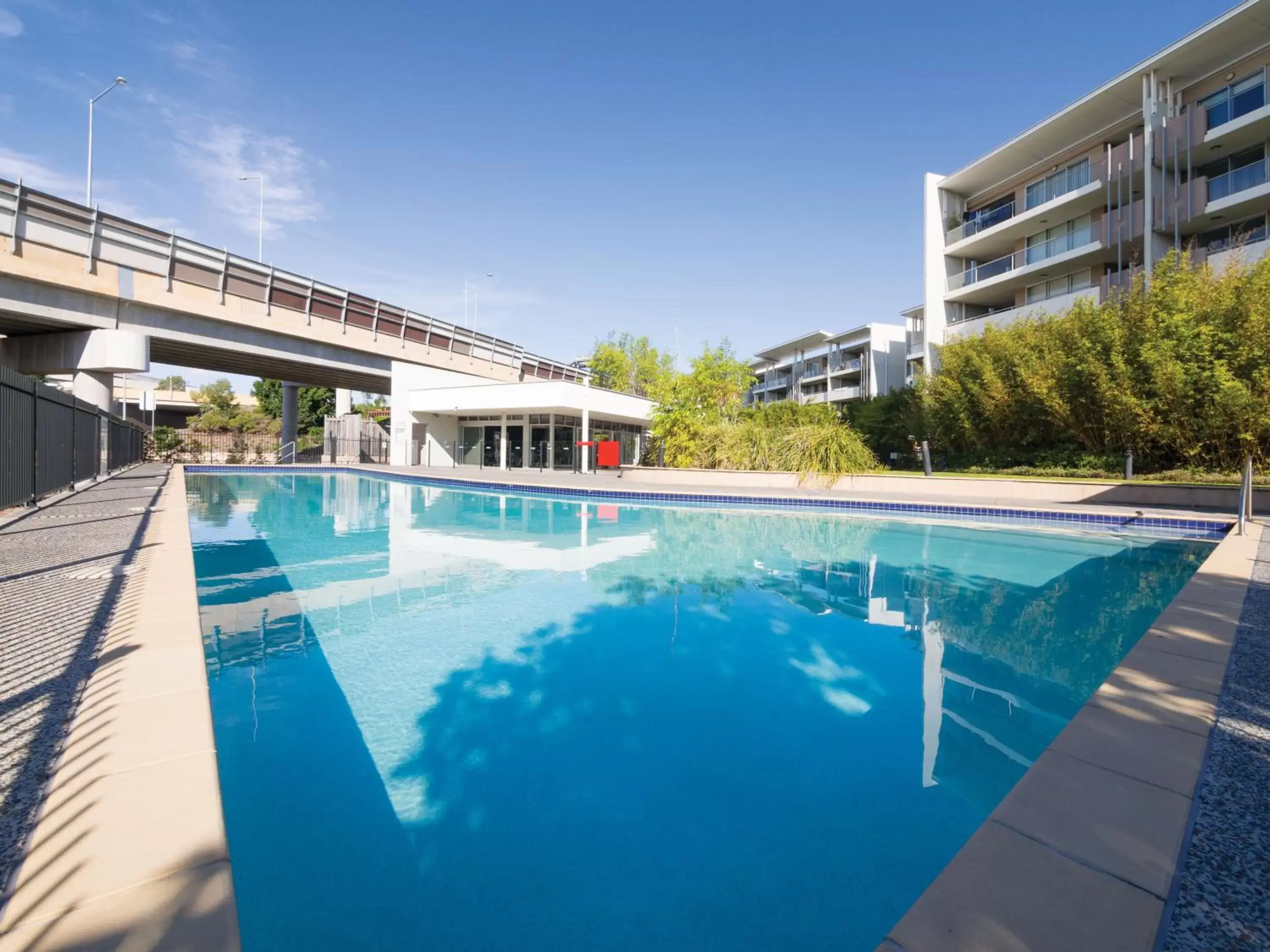 Swimming Pool in Oaks Brisbane Mews Suites