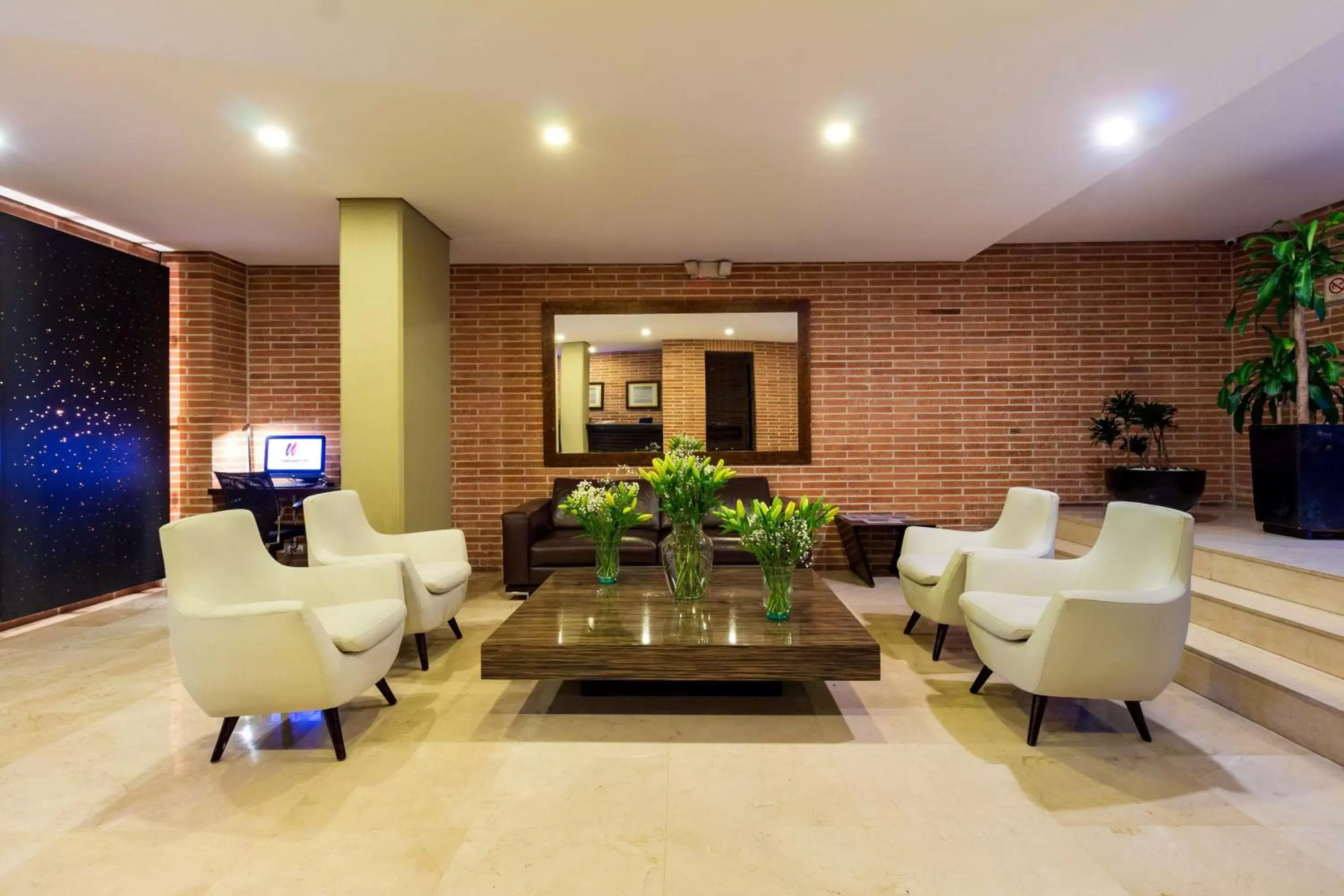 Property building, Lobby/Reception in Hotel Madisson Inn Luxury By GEH Suites