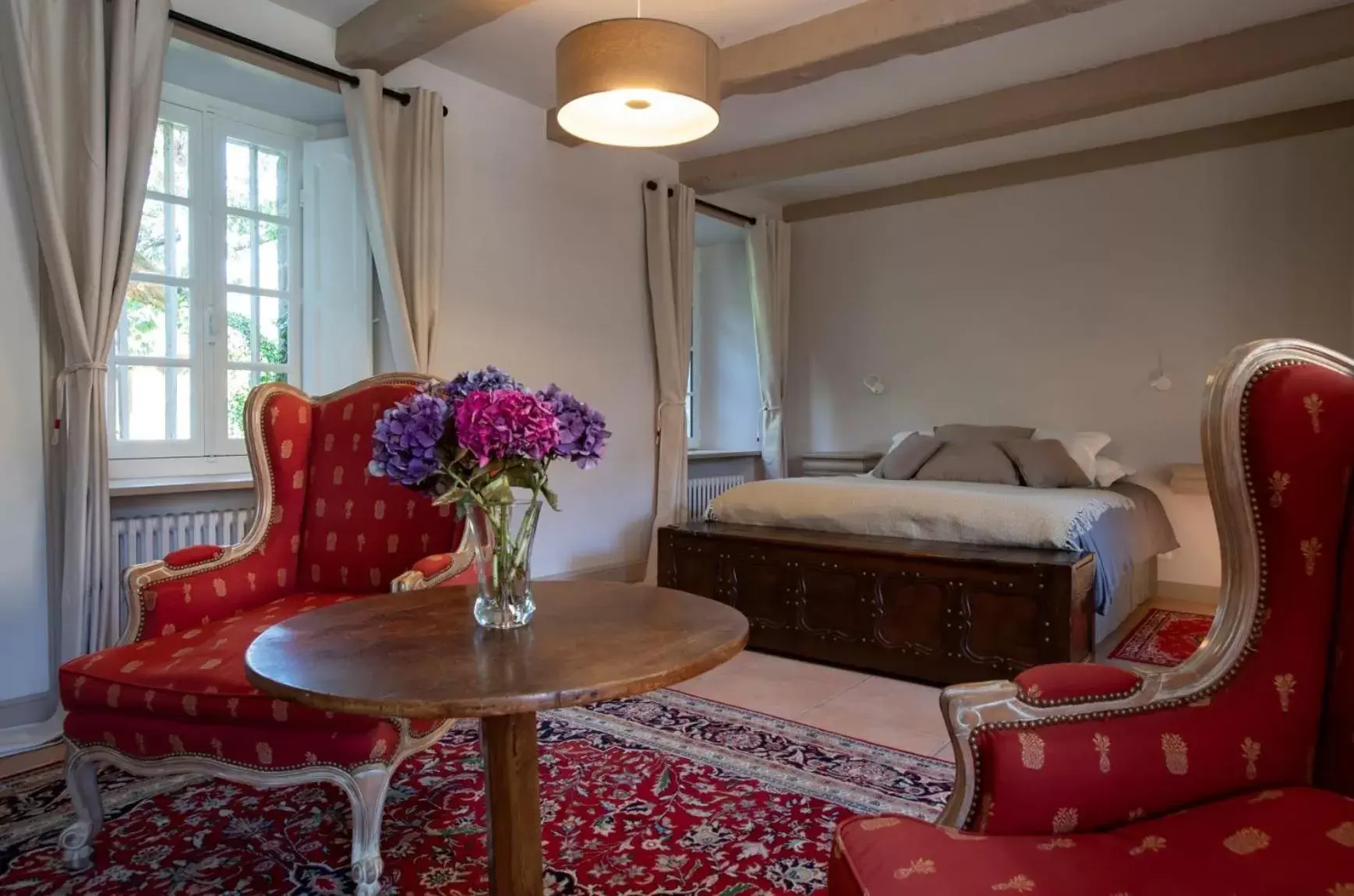 Bedroom, Seating Area in Manoir de Penn Lann