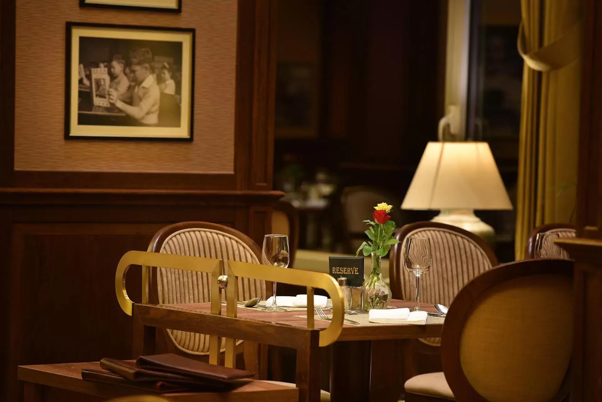 Restaurant/Places to Eat in Apollo Hotel Bratislava
