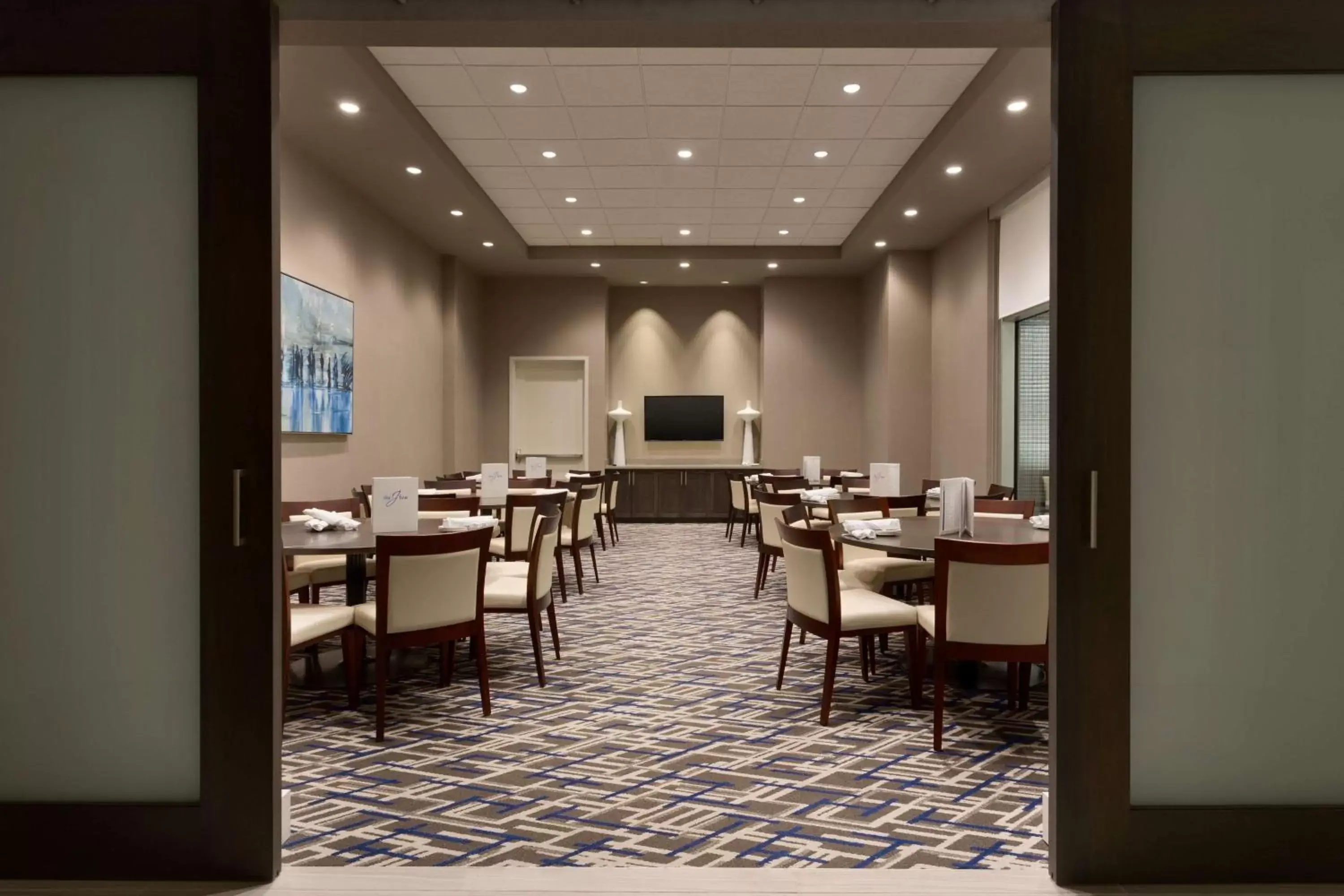Meeting/conference room, Restaurant/Places to Eat in Embassy Suites by Hilton Kansas City Olathe