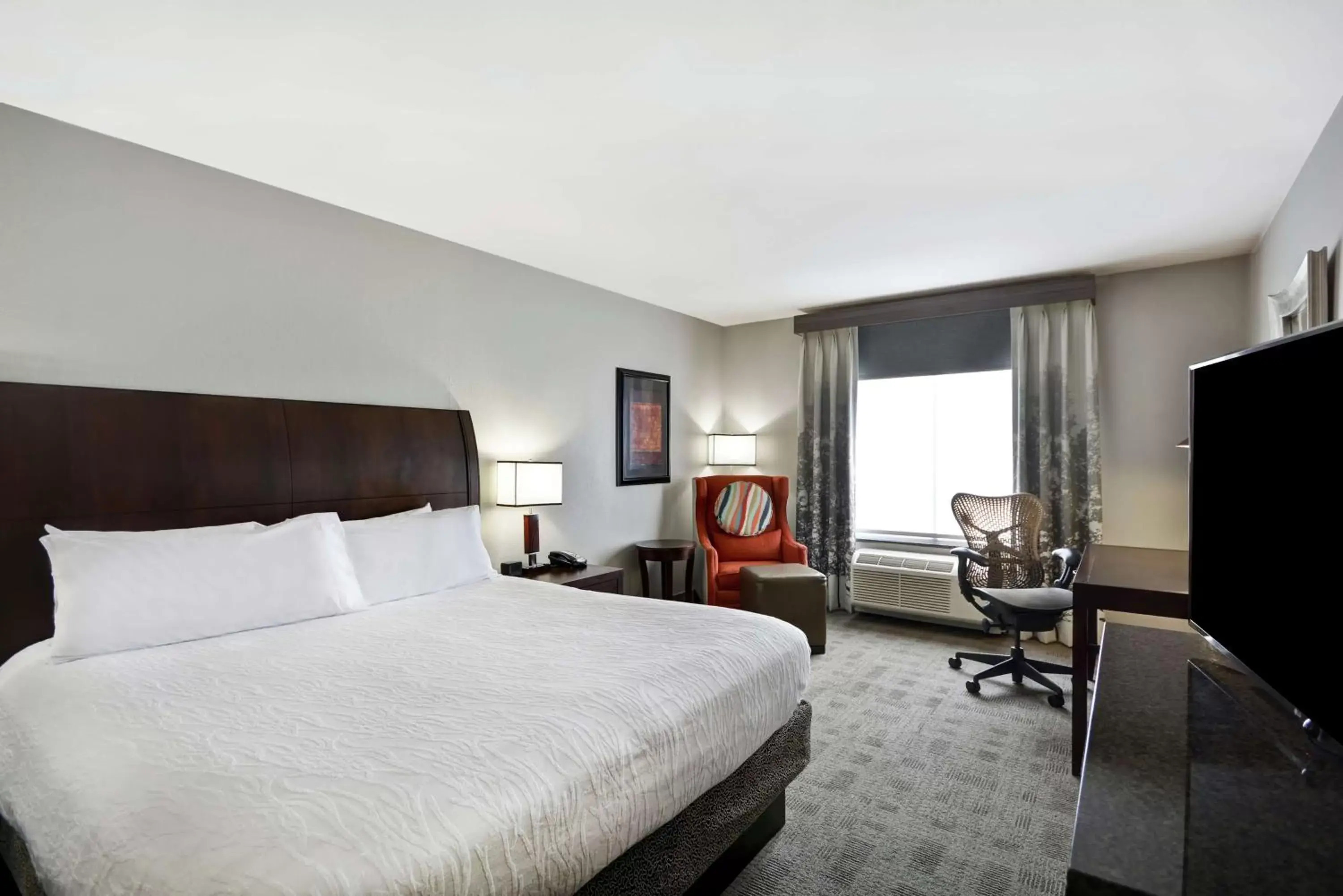 Bedroom in Hilton Garden Inn Toledo / Perrysburg