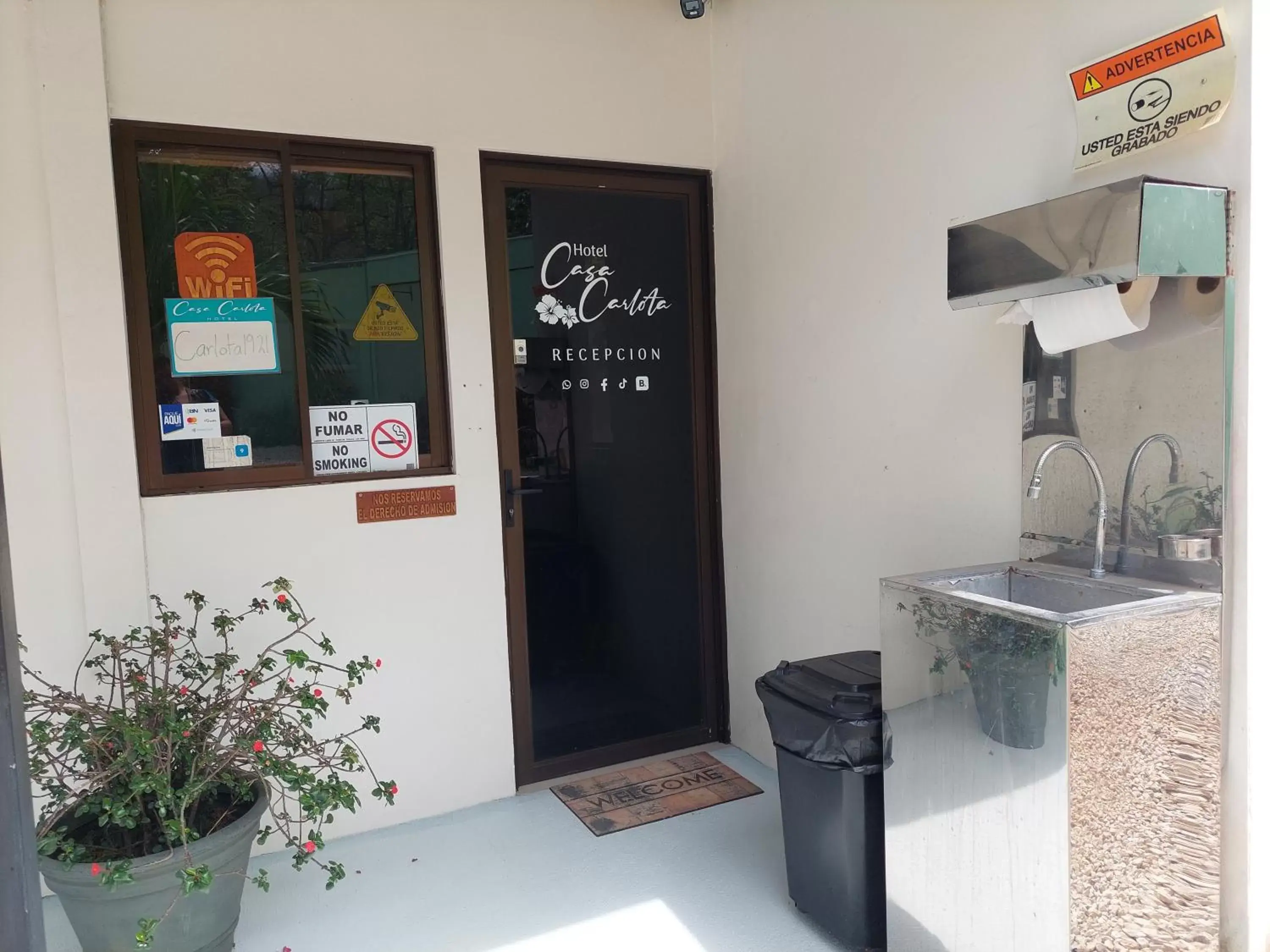 Lobby or reception, Kitchen/Kitchenette in Hotel Casa Carlota Tamarindo