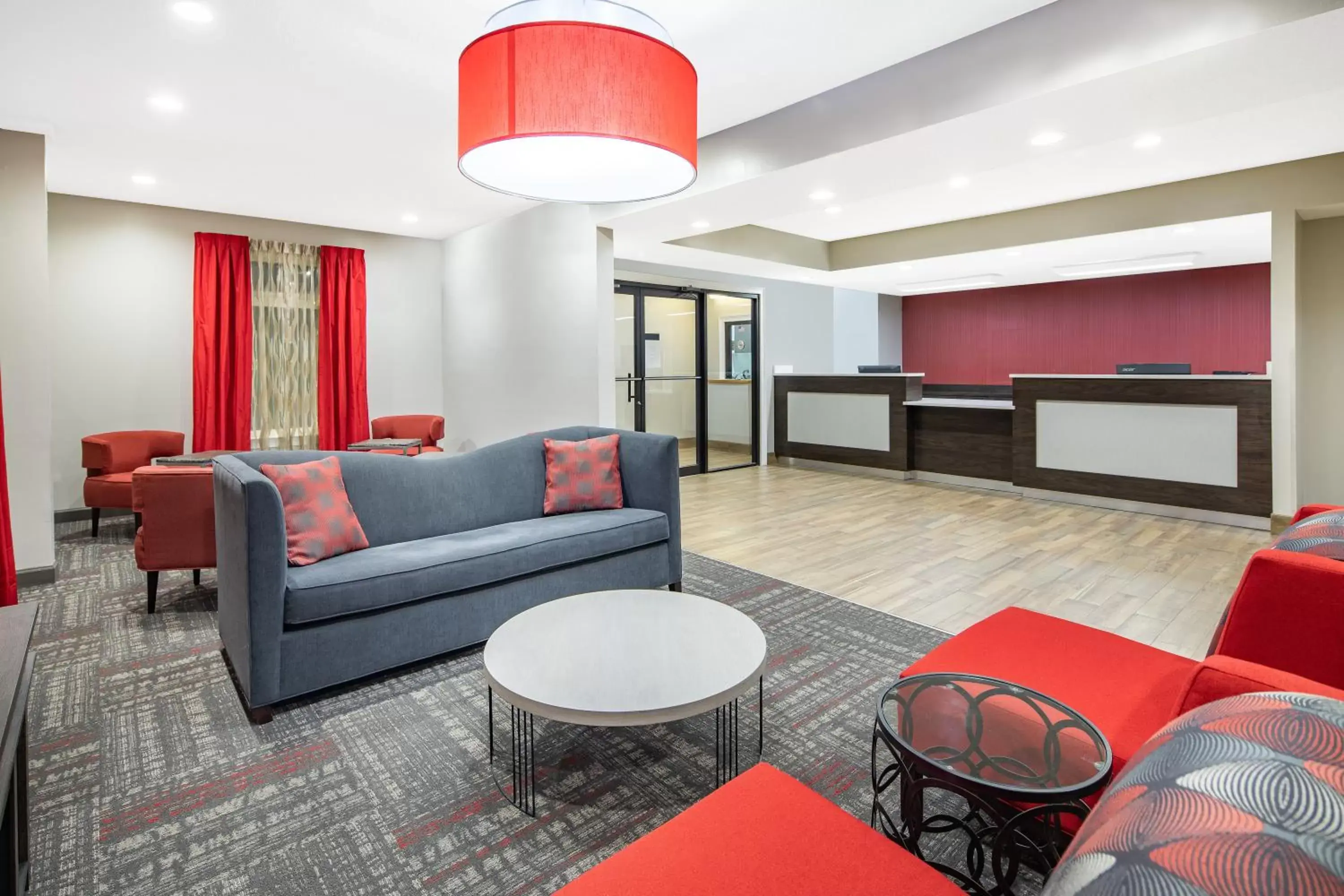 Lobby or reception, Seating Area in Ramada by Wyndham Alpharetta Atlanta North