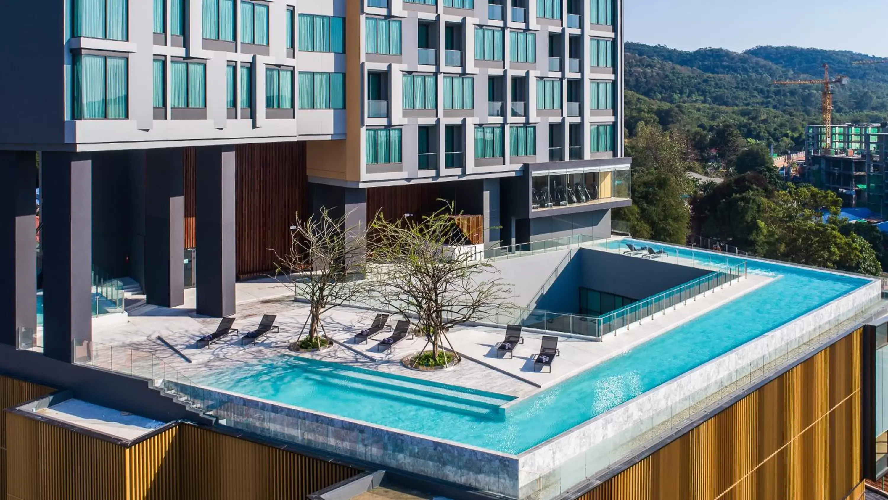 Bird's eye view, Swimming Pool in Arize Hotel Sri Racha