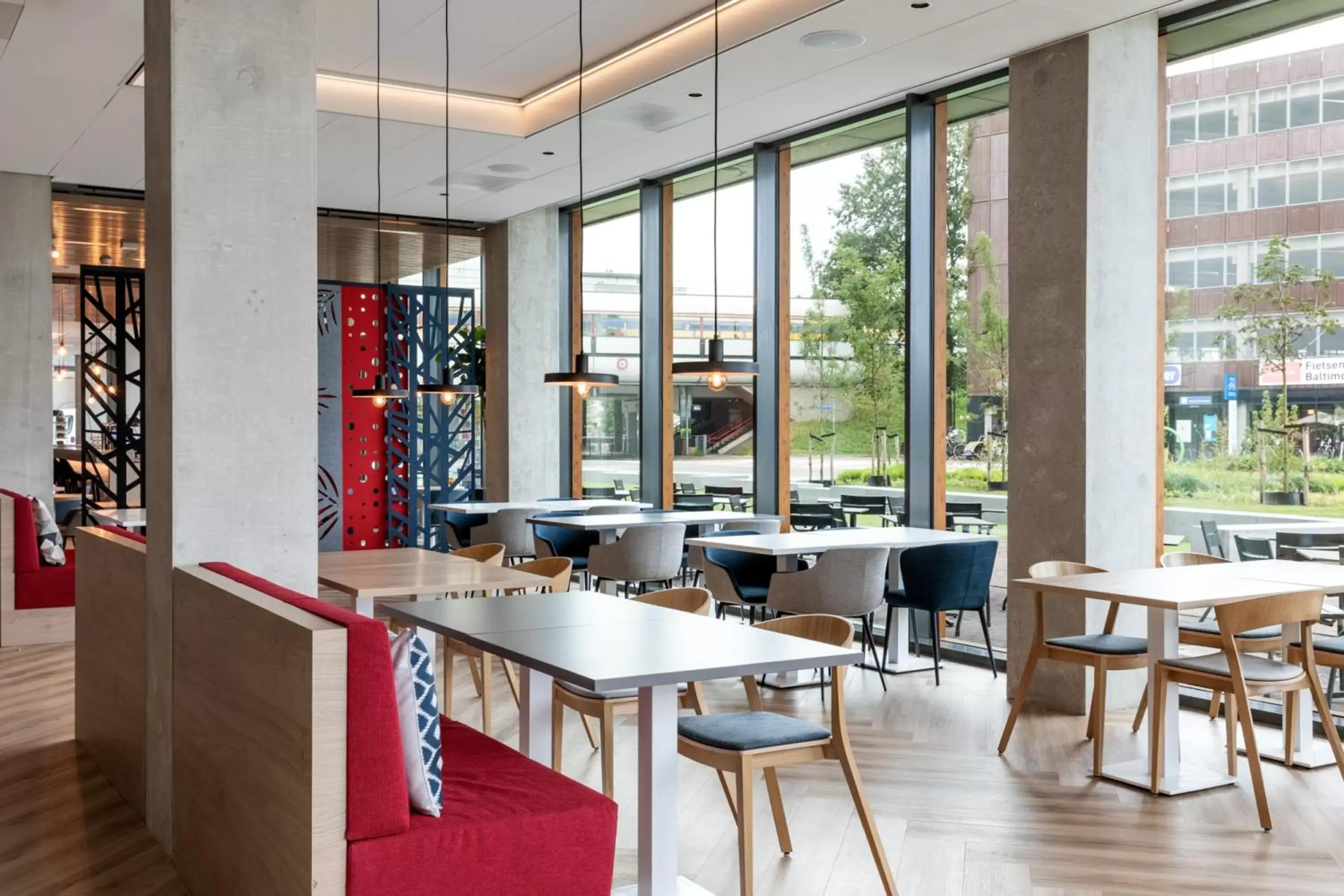 Breakfast, Restaurant/Places to Eat in Holiday Inn Express - Almere, an IHG Hotel