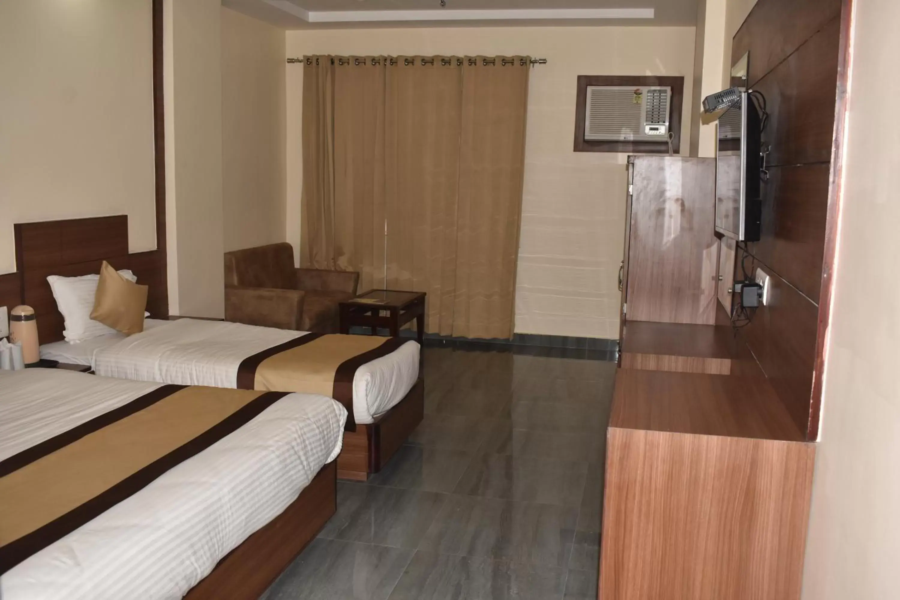 Photo of the whole room, Bed in Hotel The Vaishno Devi Hills Photo of the whole room, Bed in Hotel The Vaishno Devi Hills