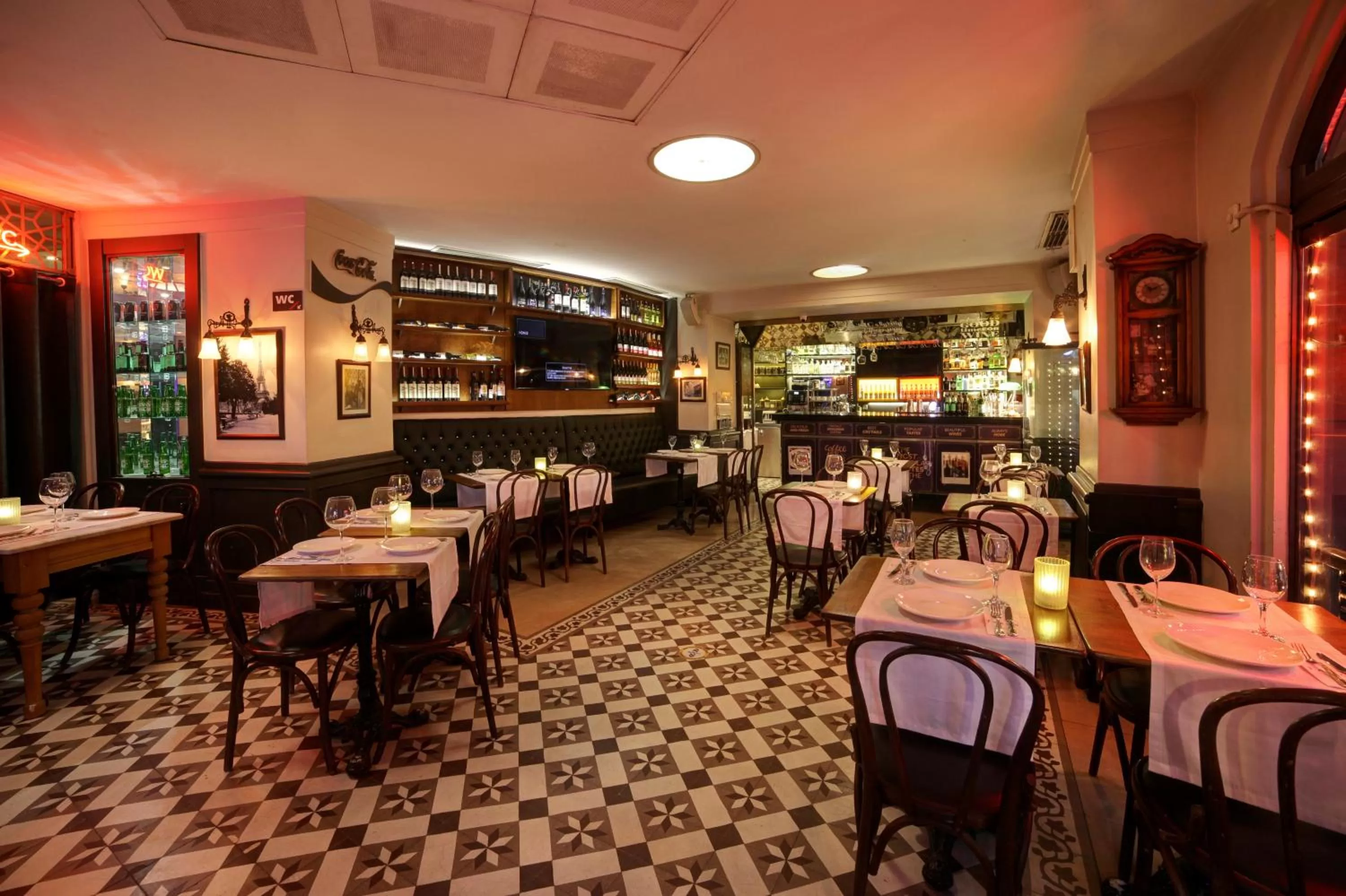 Restaurant/places to eat in Faros Hotel Old City - Special Category