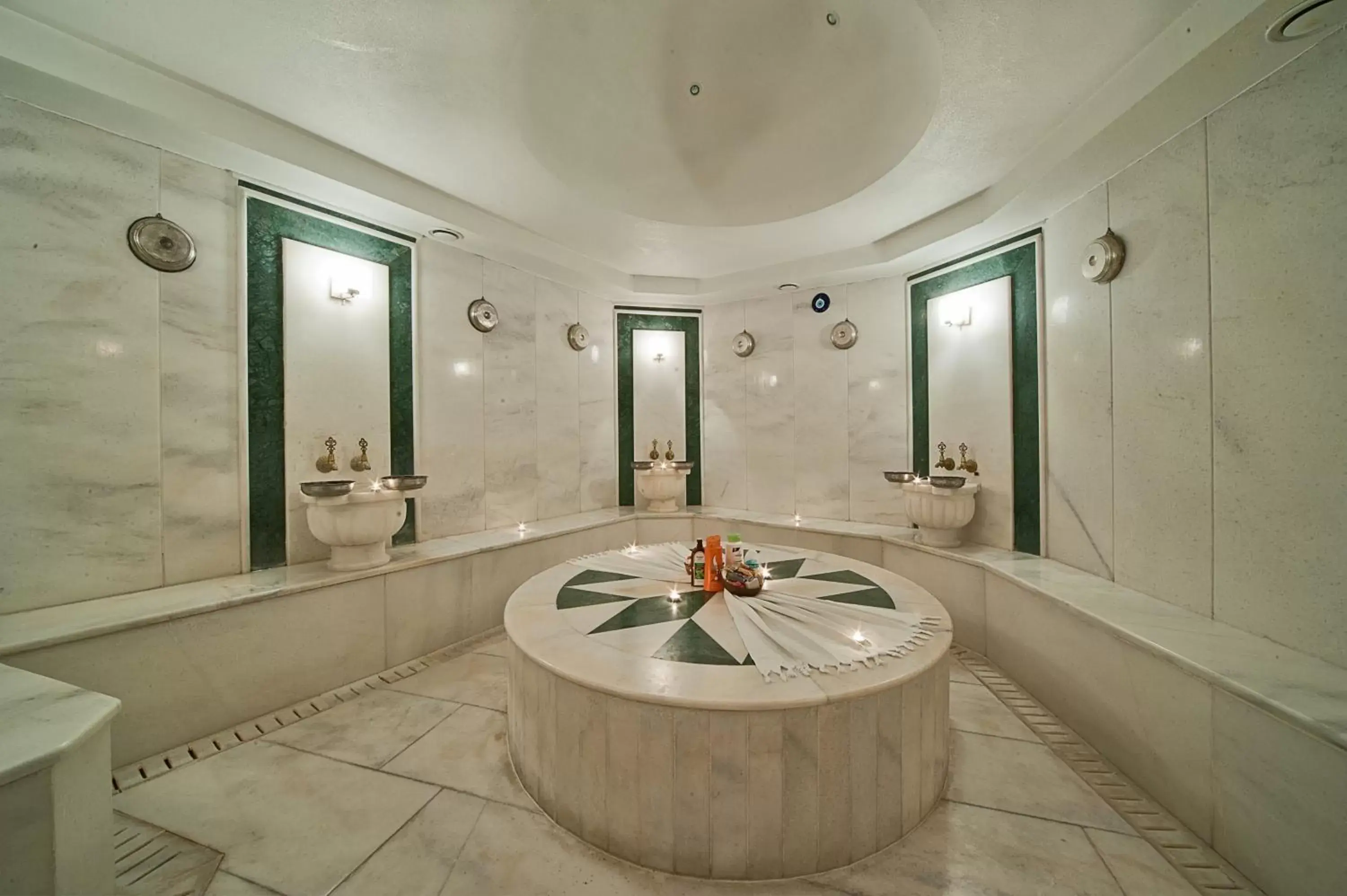 Steam room, Bathroom in The Byzantium Suites Hotel & Spa
