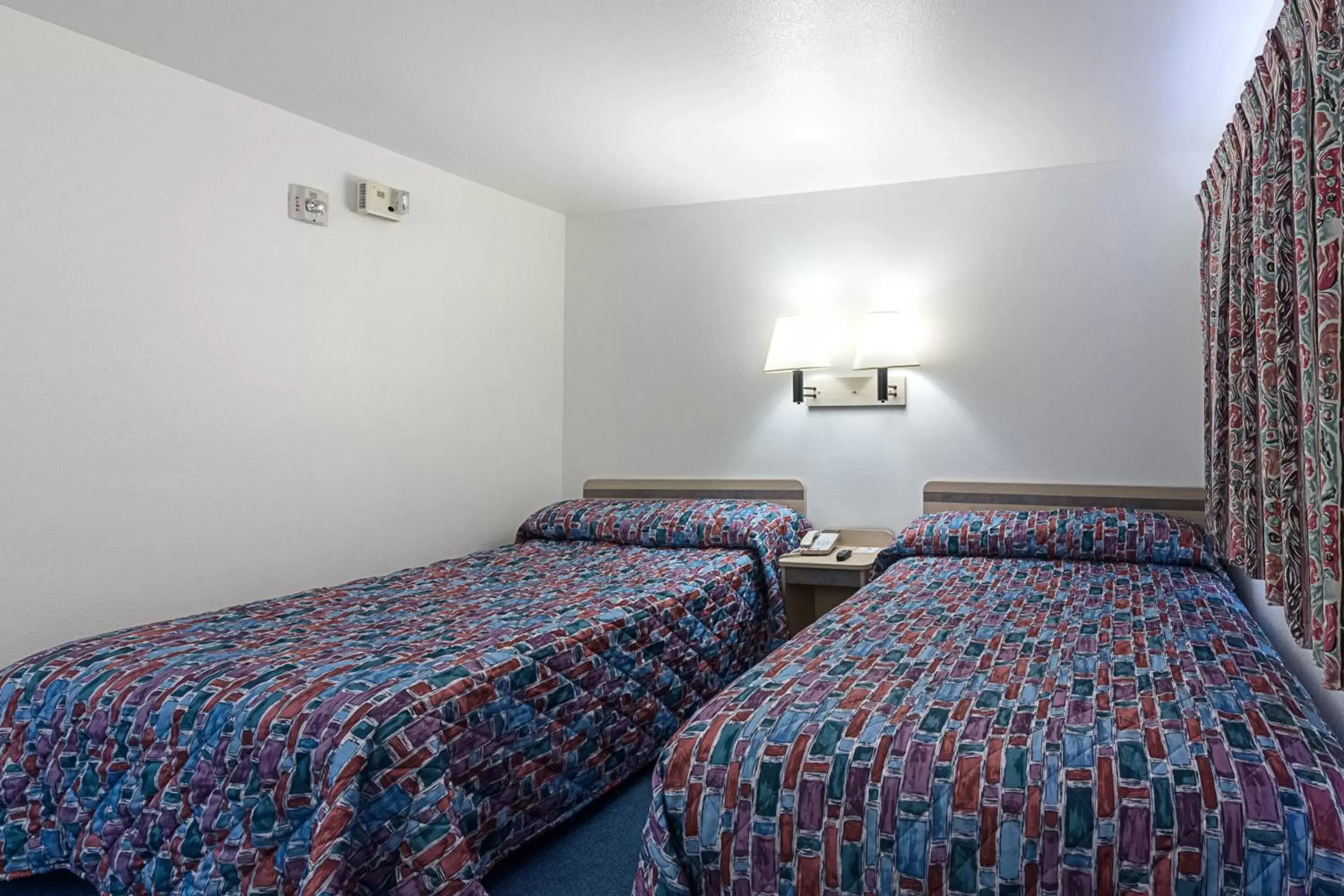 Photo of the whole room, Room Photo in Motel 6-Winnemucca, NV