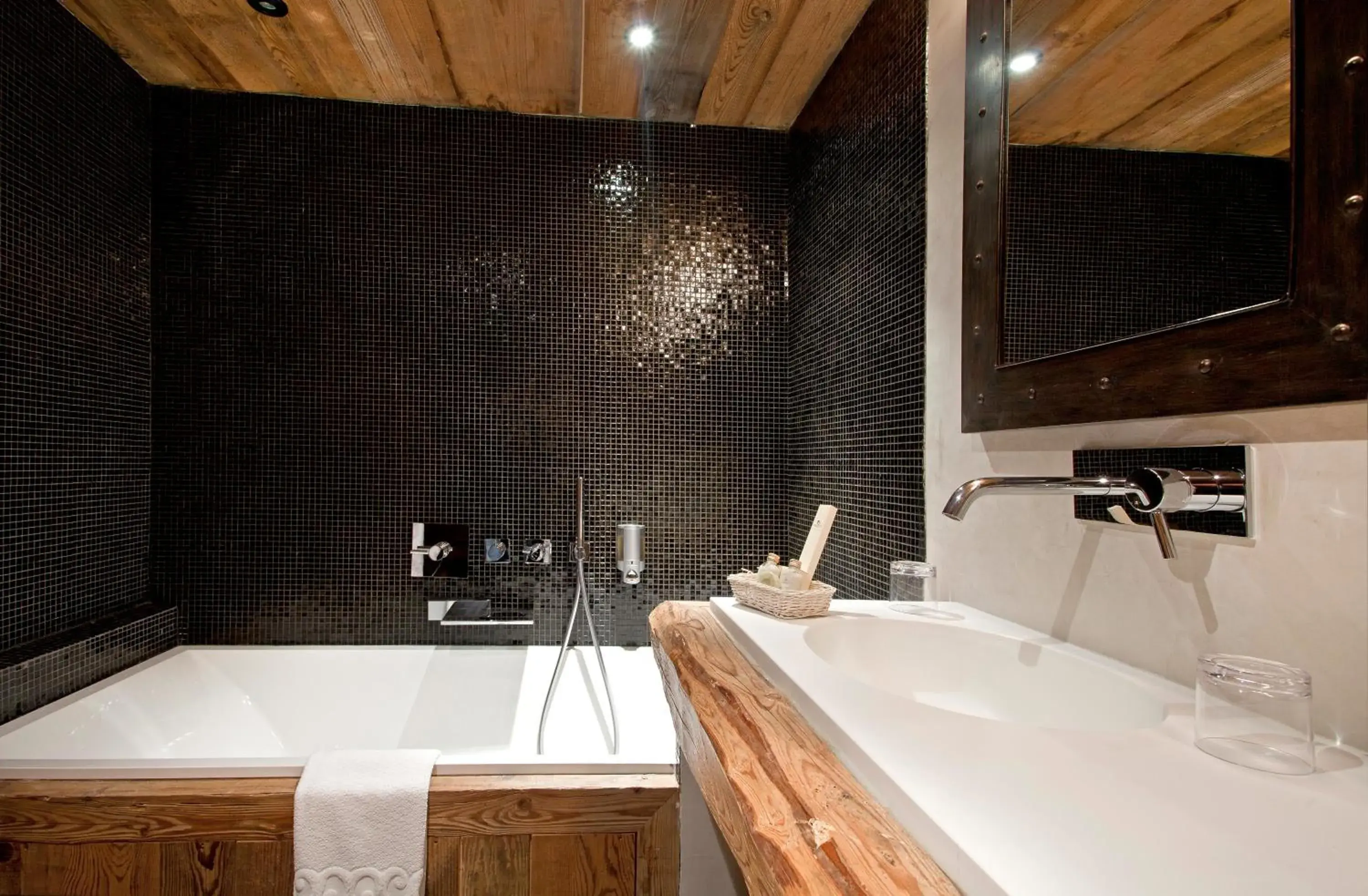 Bathroom in Chalet-Hotel La Marmotte, La Tapiaz & SPA, The Originals Relais (Hotel-Chalet de Tradition)