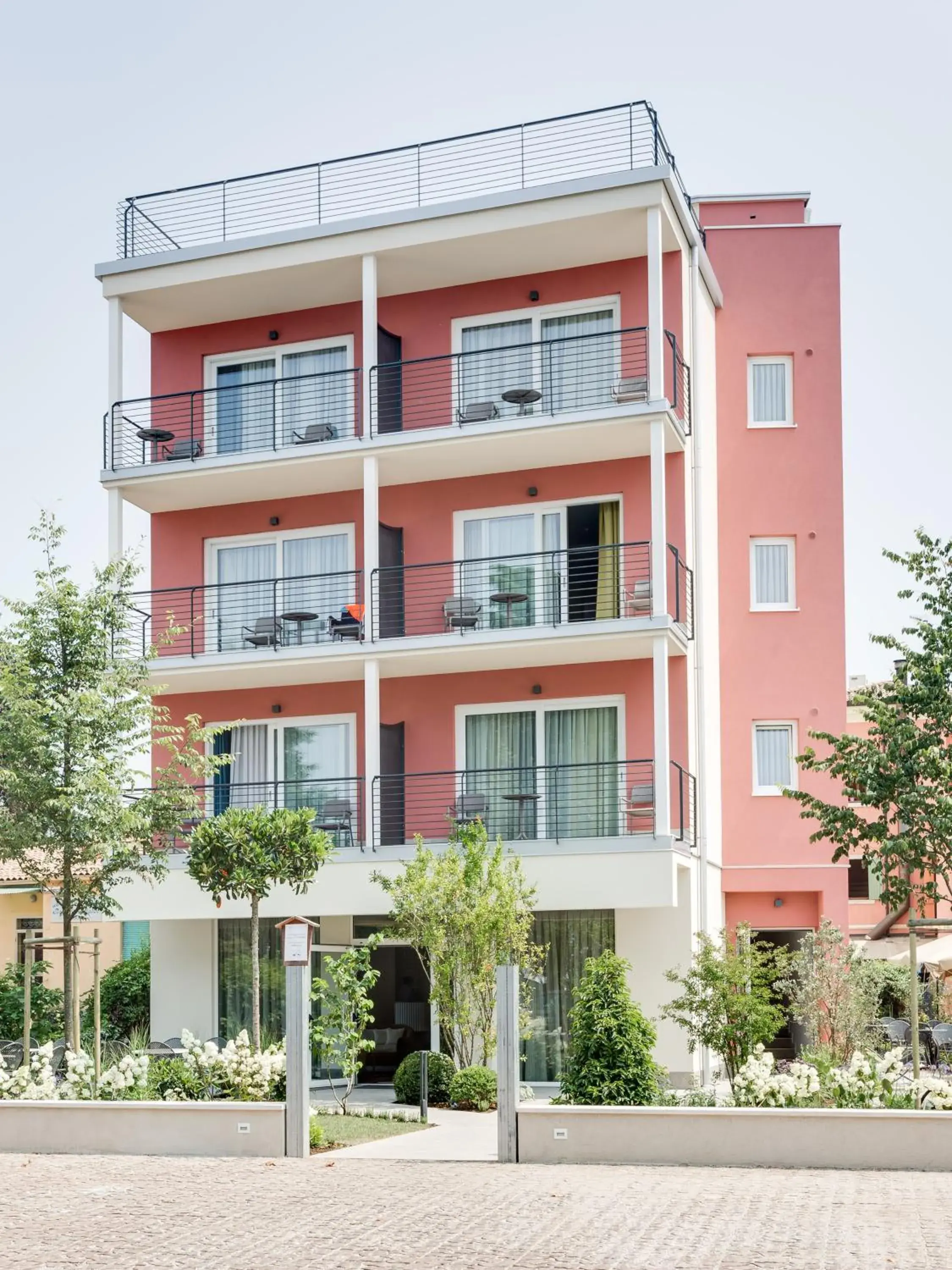 Facade/entrance, Property Building in Hotel Europa