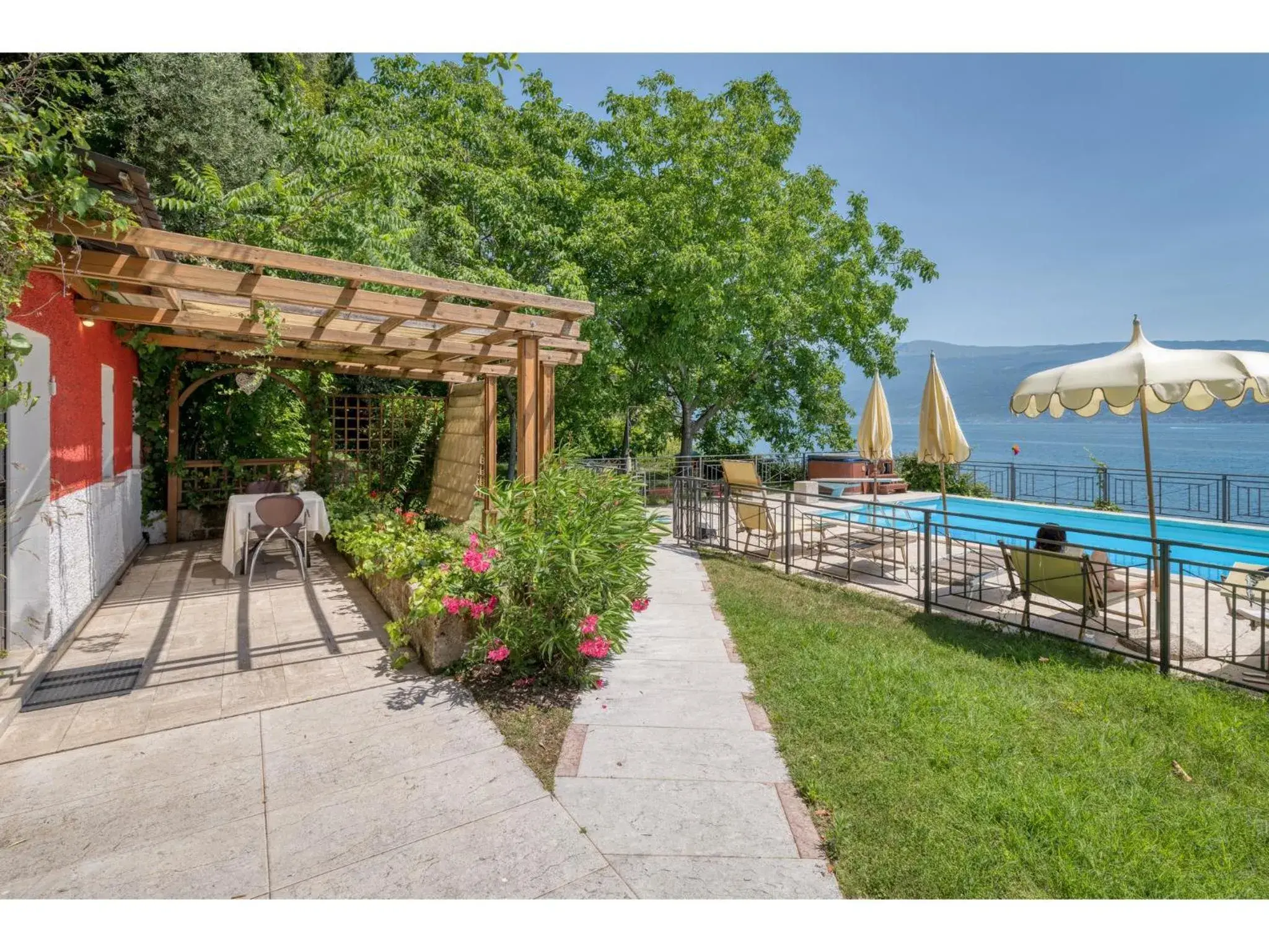 Garden, Swimming Pool in Villa Cappellina