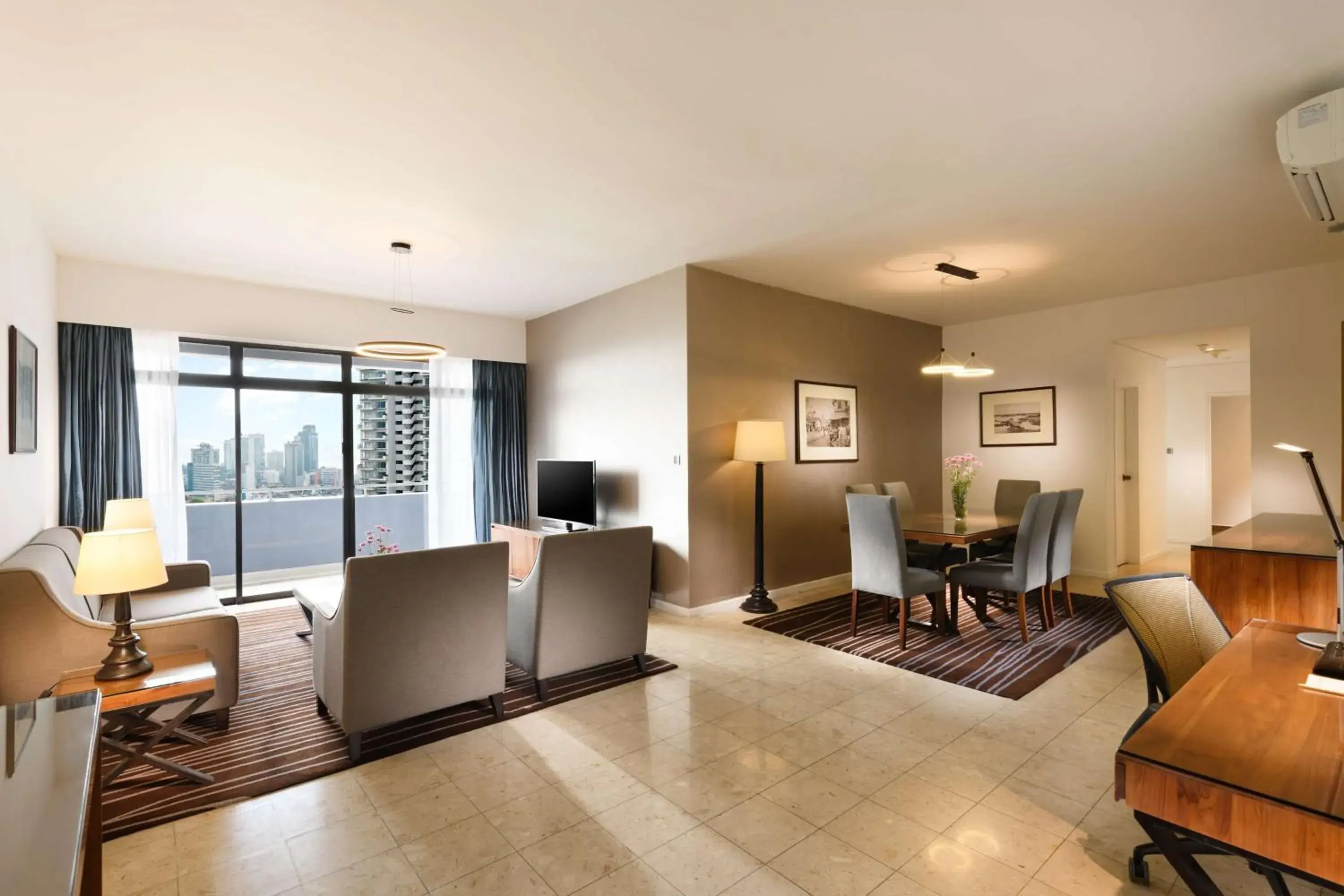 Bedroom, Seating Area in Hilton Colombo Residence