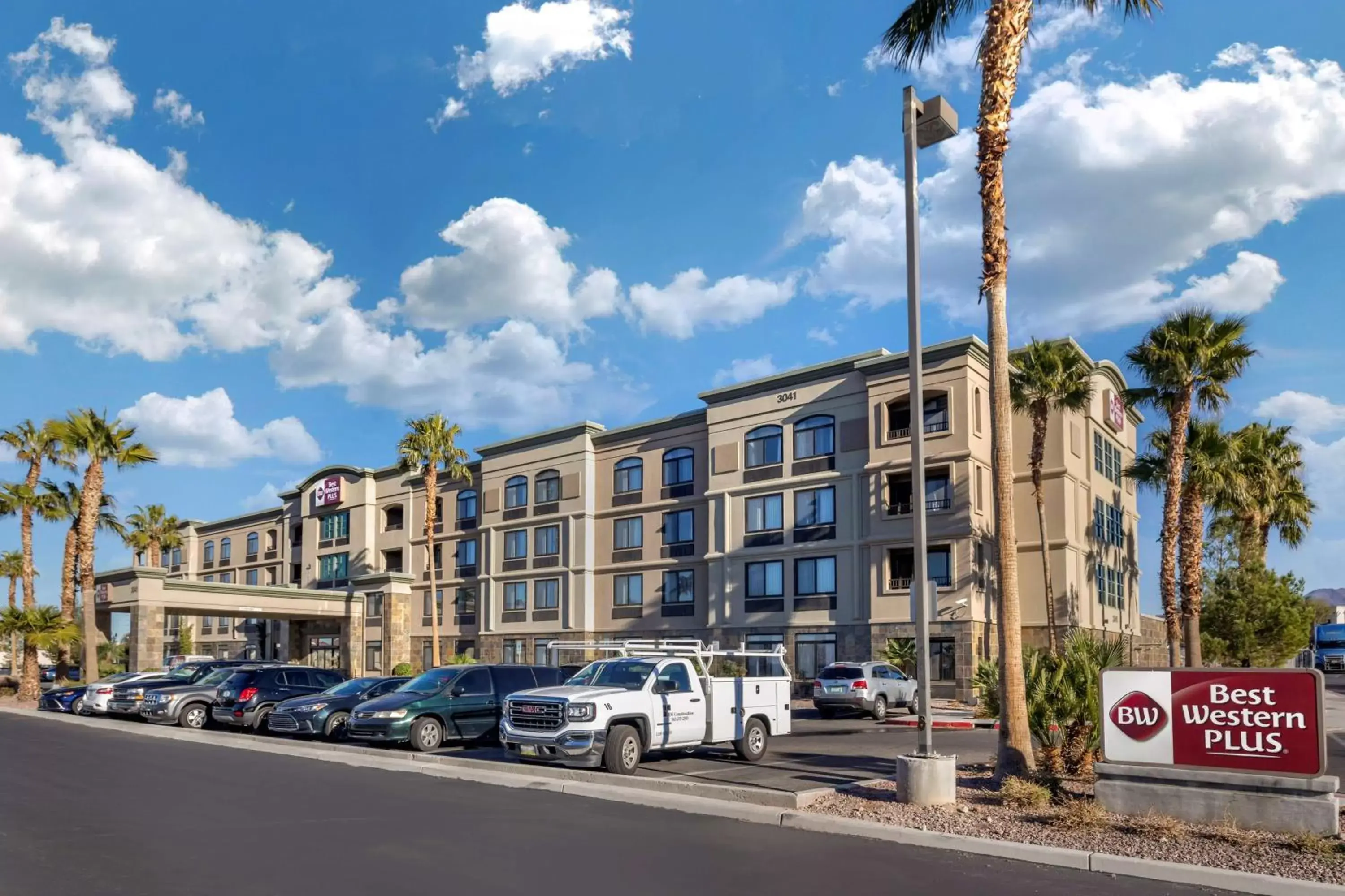 Property building in Best Western Plus Las Vegas South Henderson