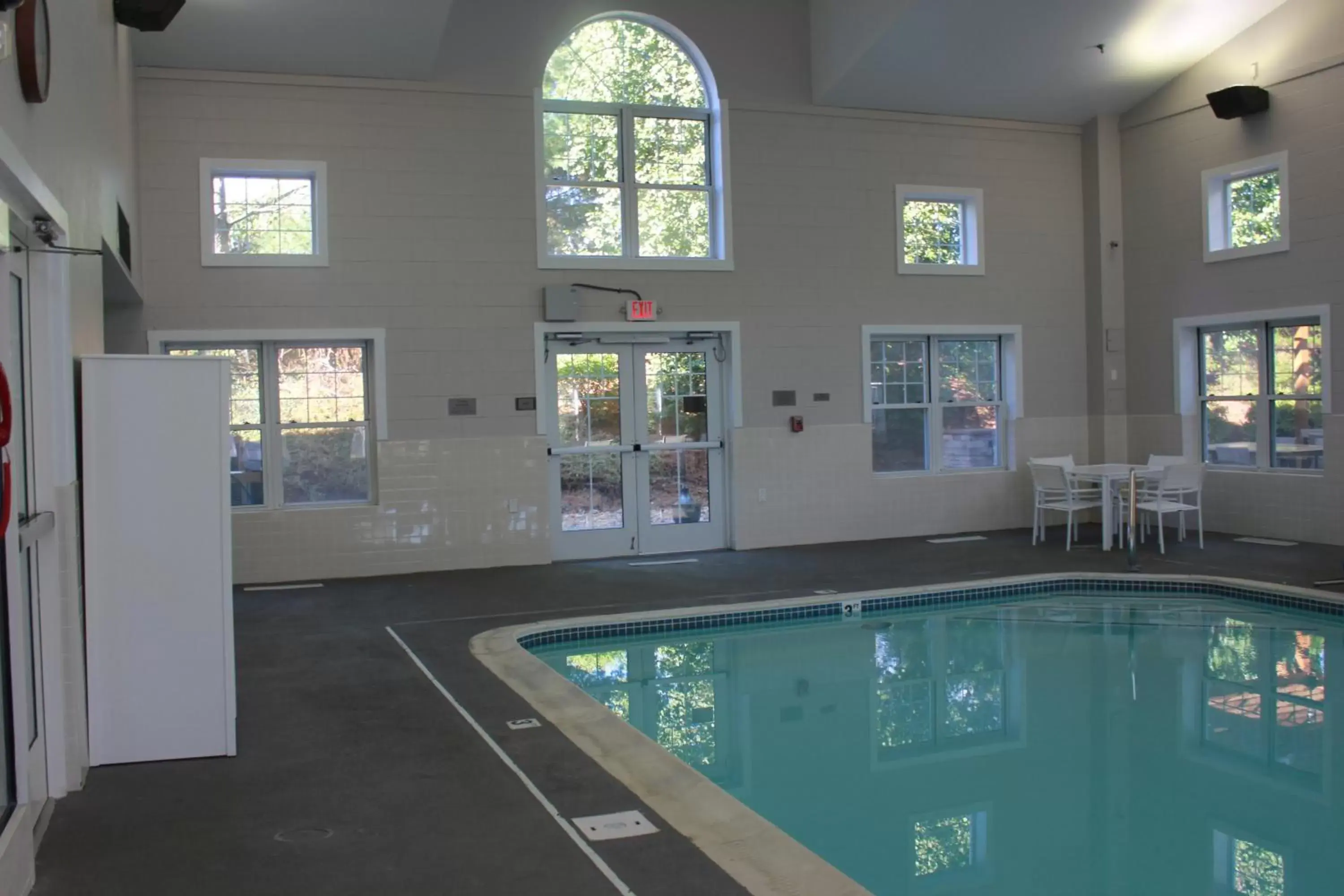Spring, Swimming Pool in Country Inn & Suites by Radisson, Roanoke, VA