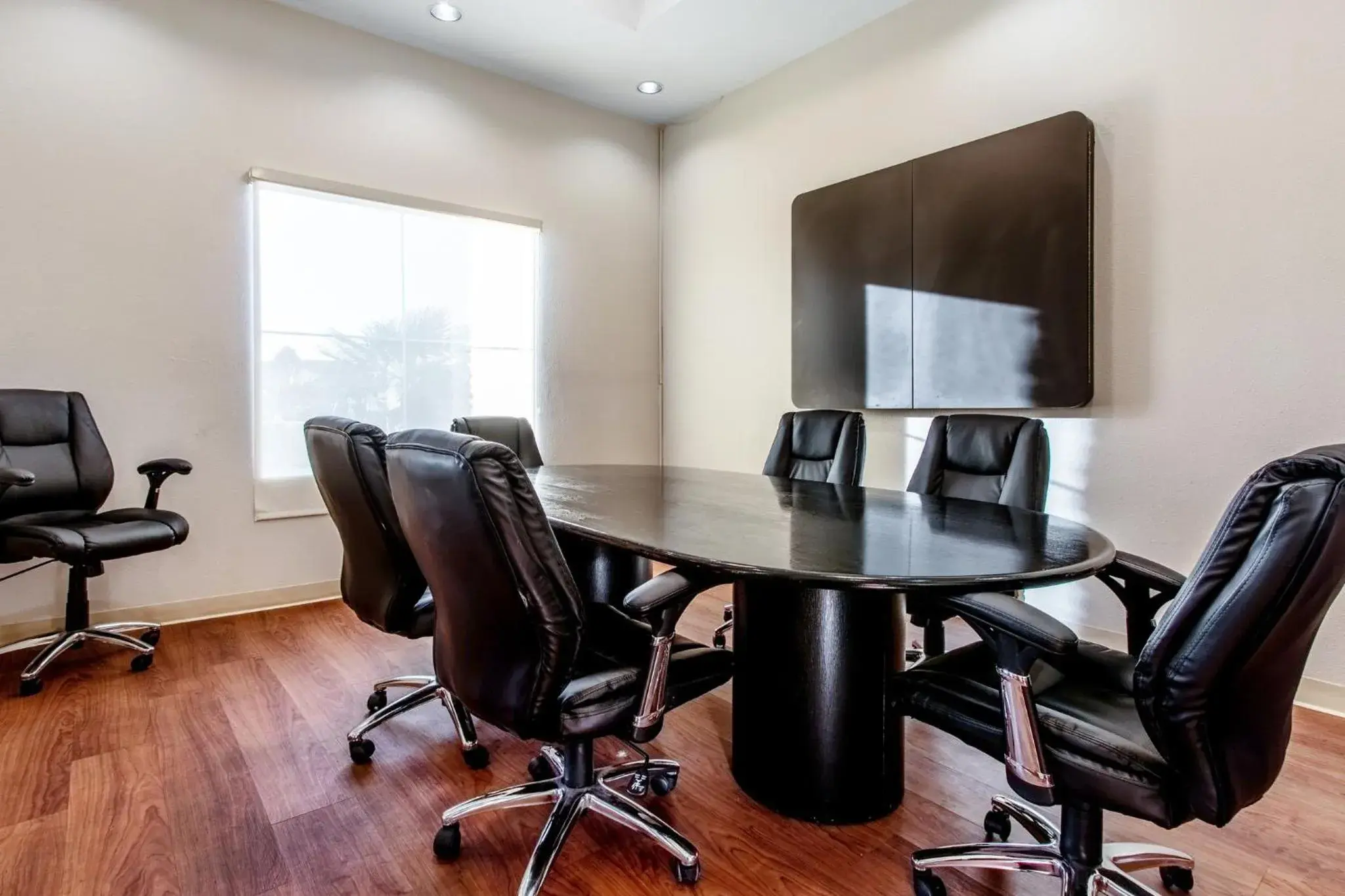 Meeting/conference room in HomeTowne Studios by Red Roof Phoenix - Black Canyon Highway
