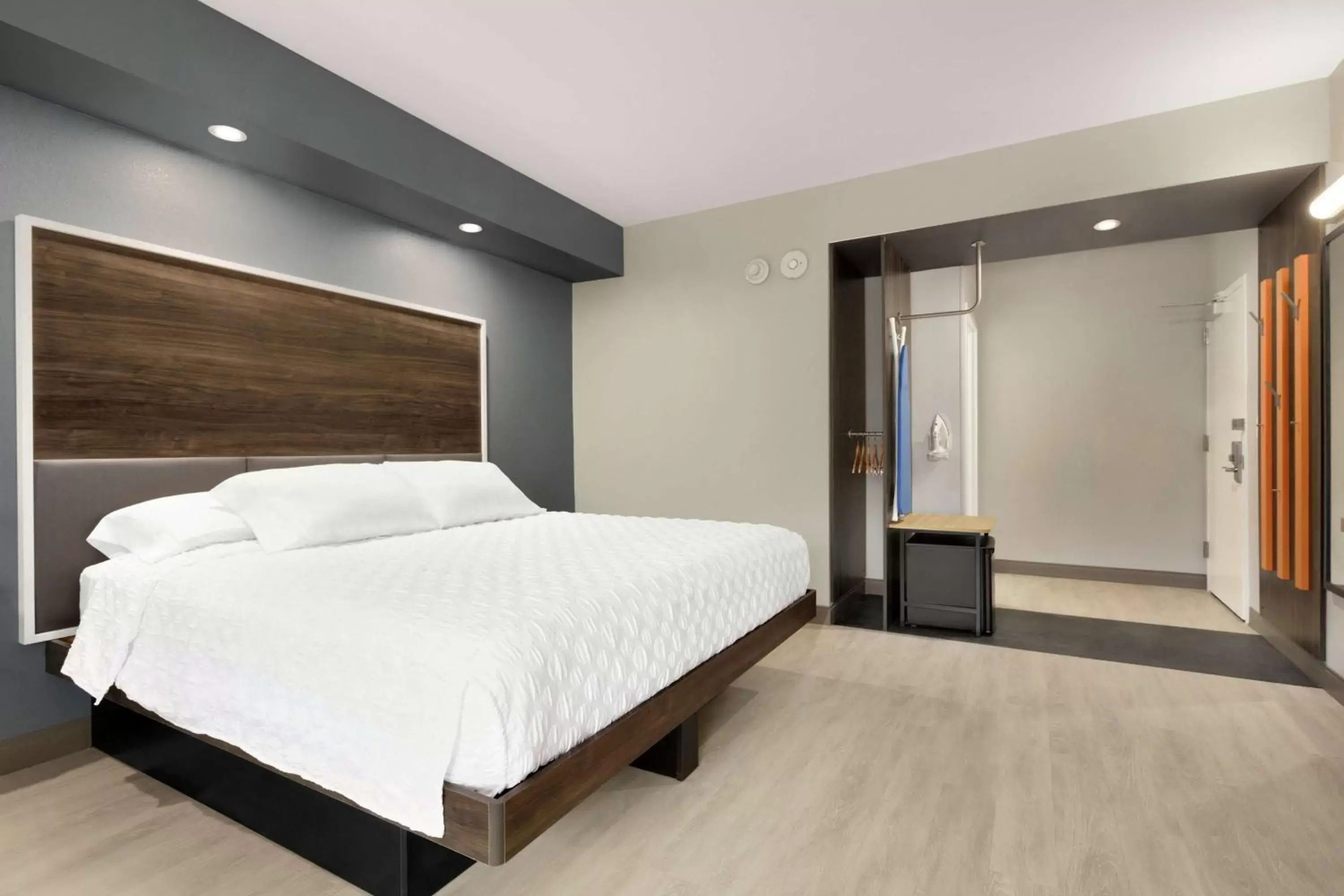 Bed in Tru by Hilton Albany Crossgates Mall