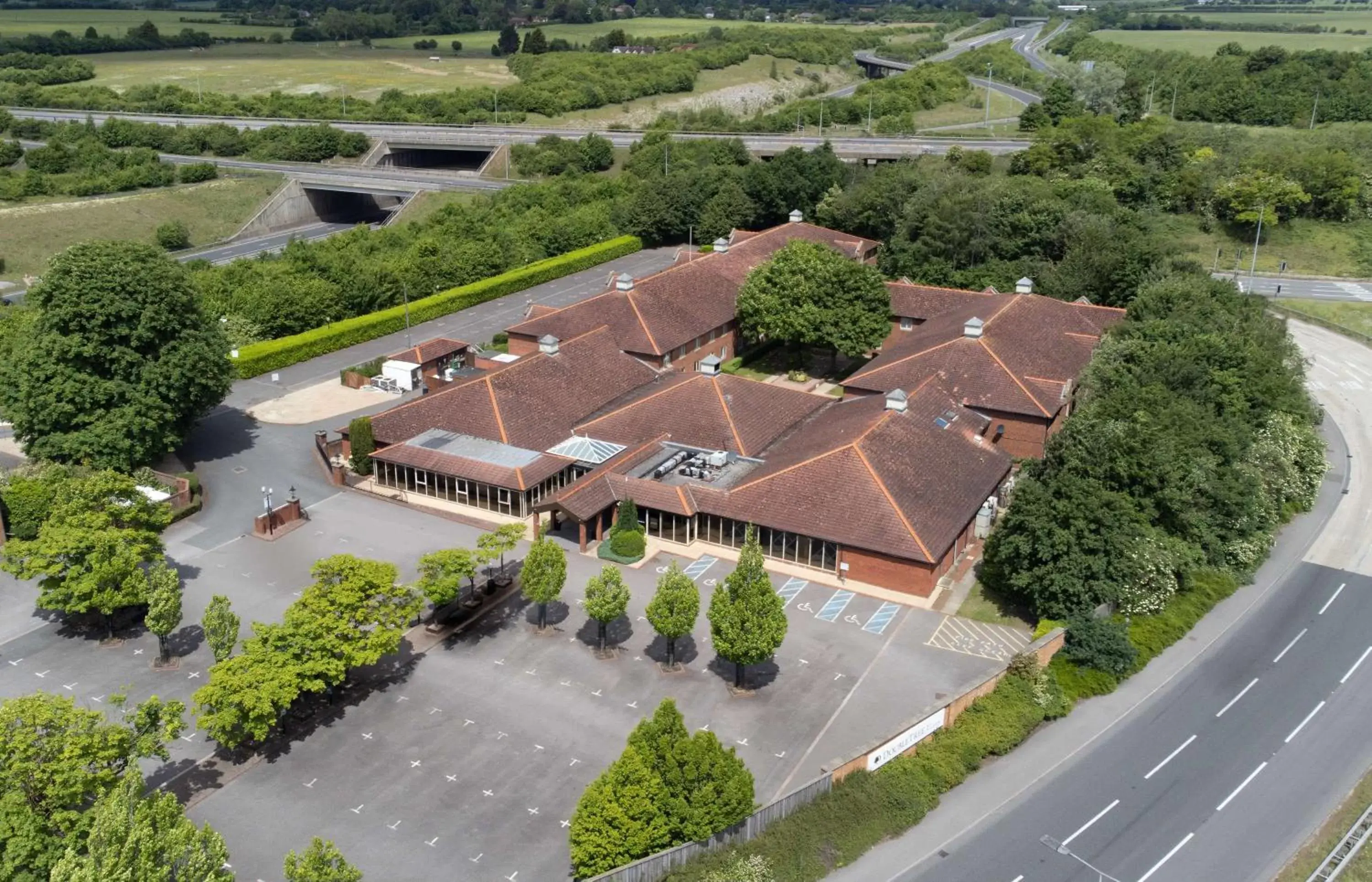 Property building, Bird's-eye View in DoubleTree by Hilton Newbury North