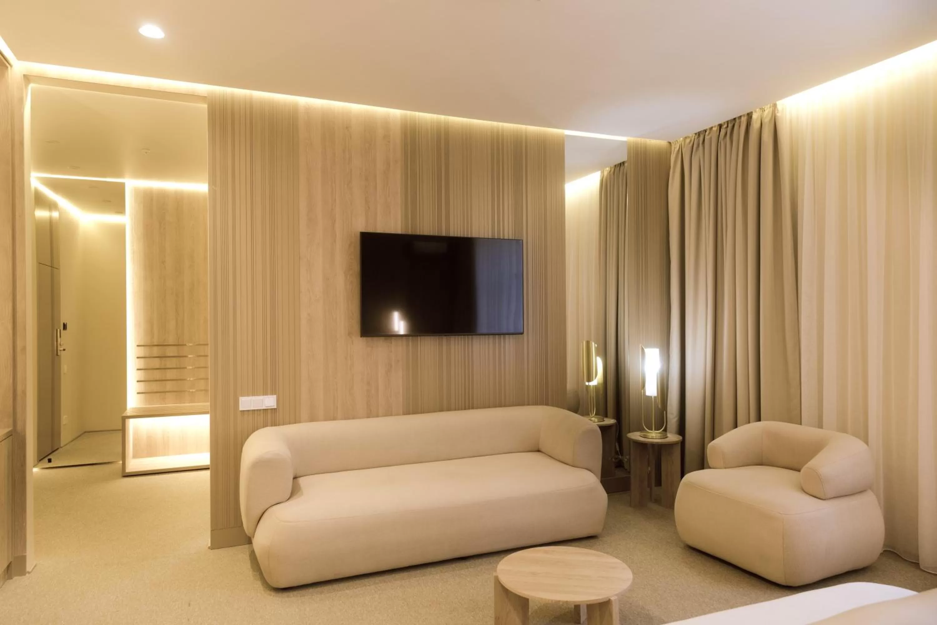 TV and multimedia in Amsterdam Hotel Aktobe