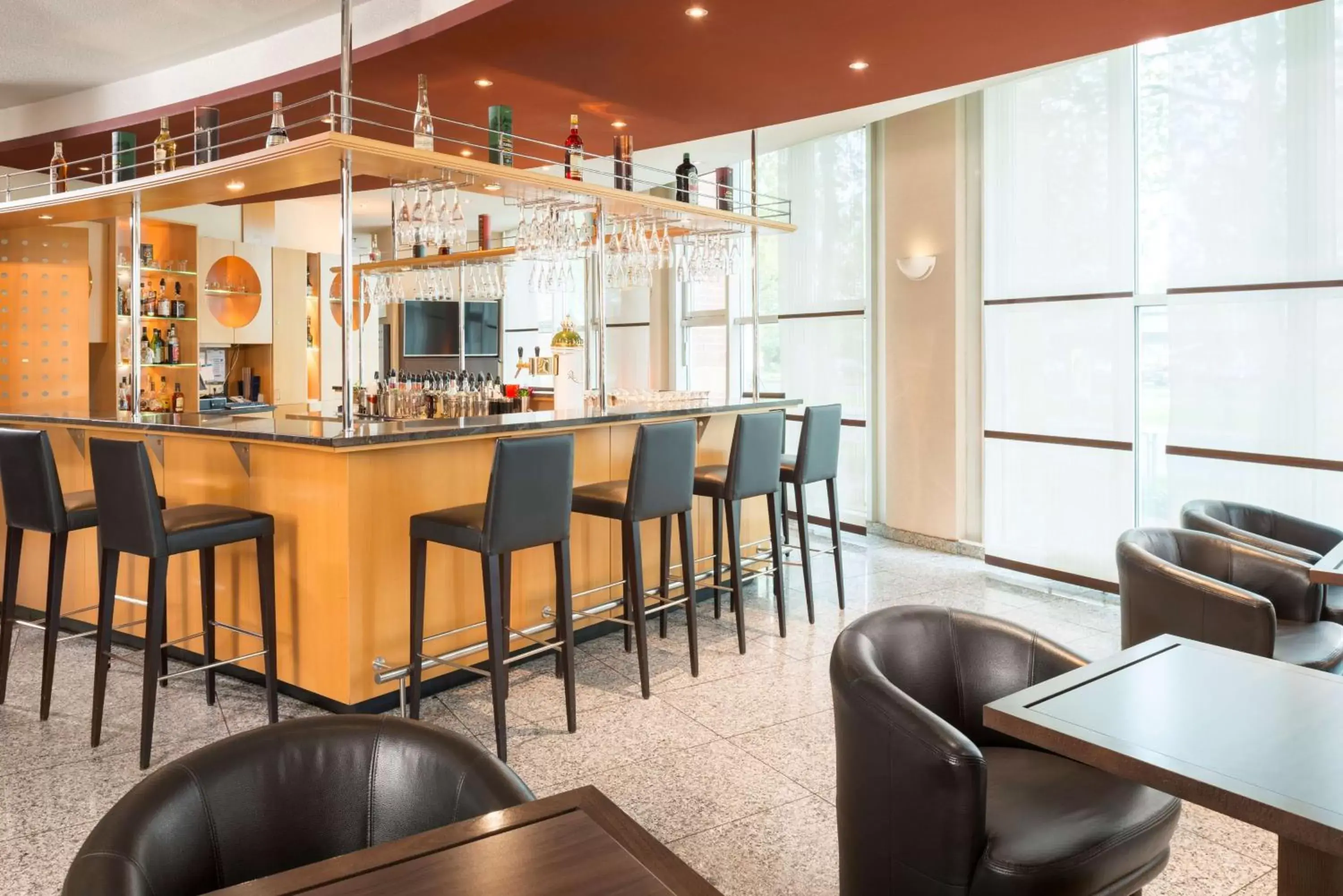 Lounge or bar in NH Dresden Neustadt Lounge or bar in NH Dresden Neustadt