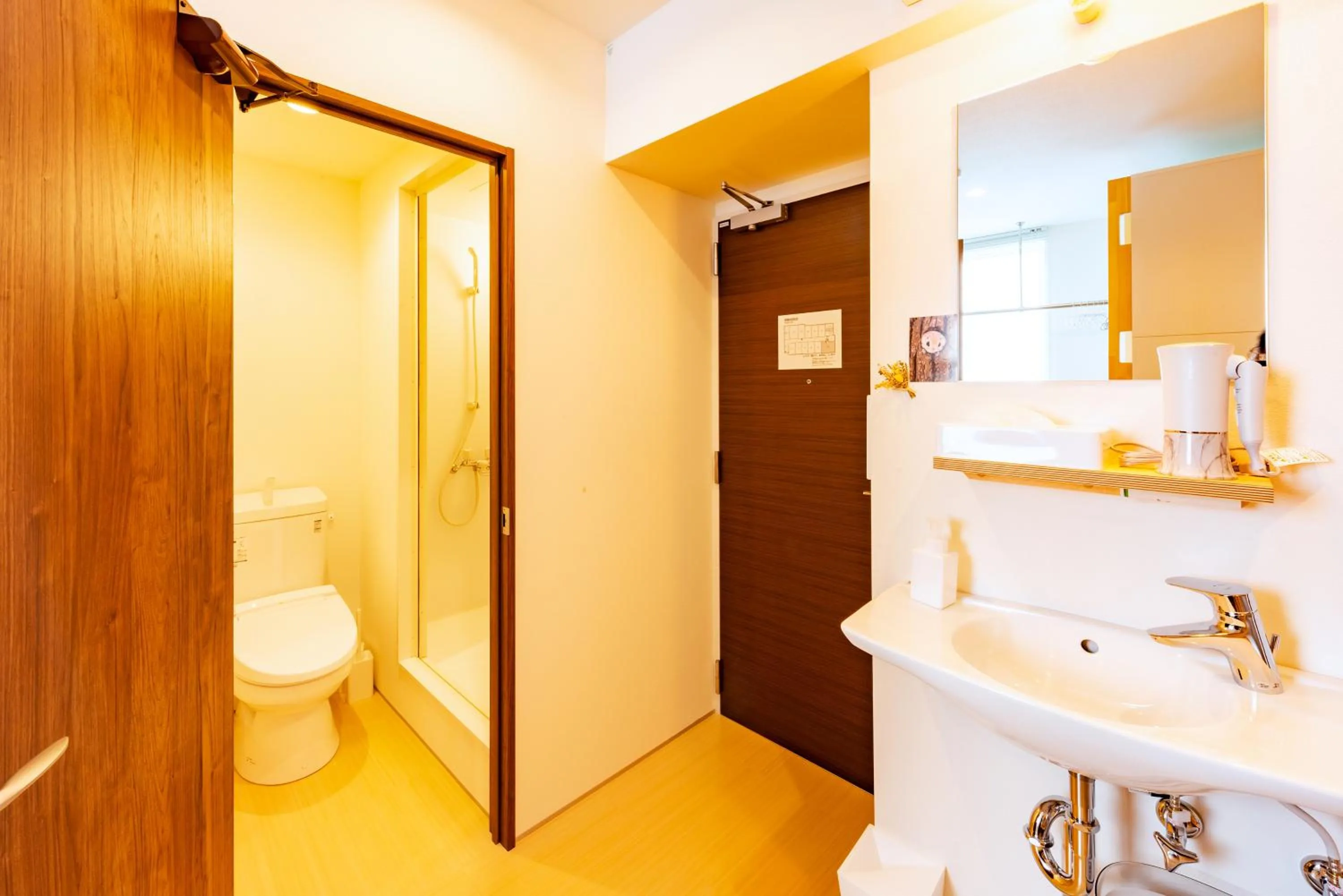 Shower in plat hostel keikyu sapporo sky