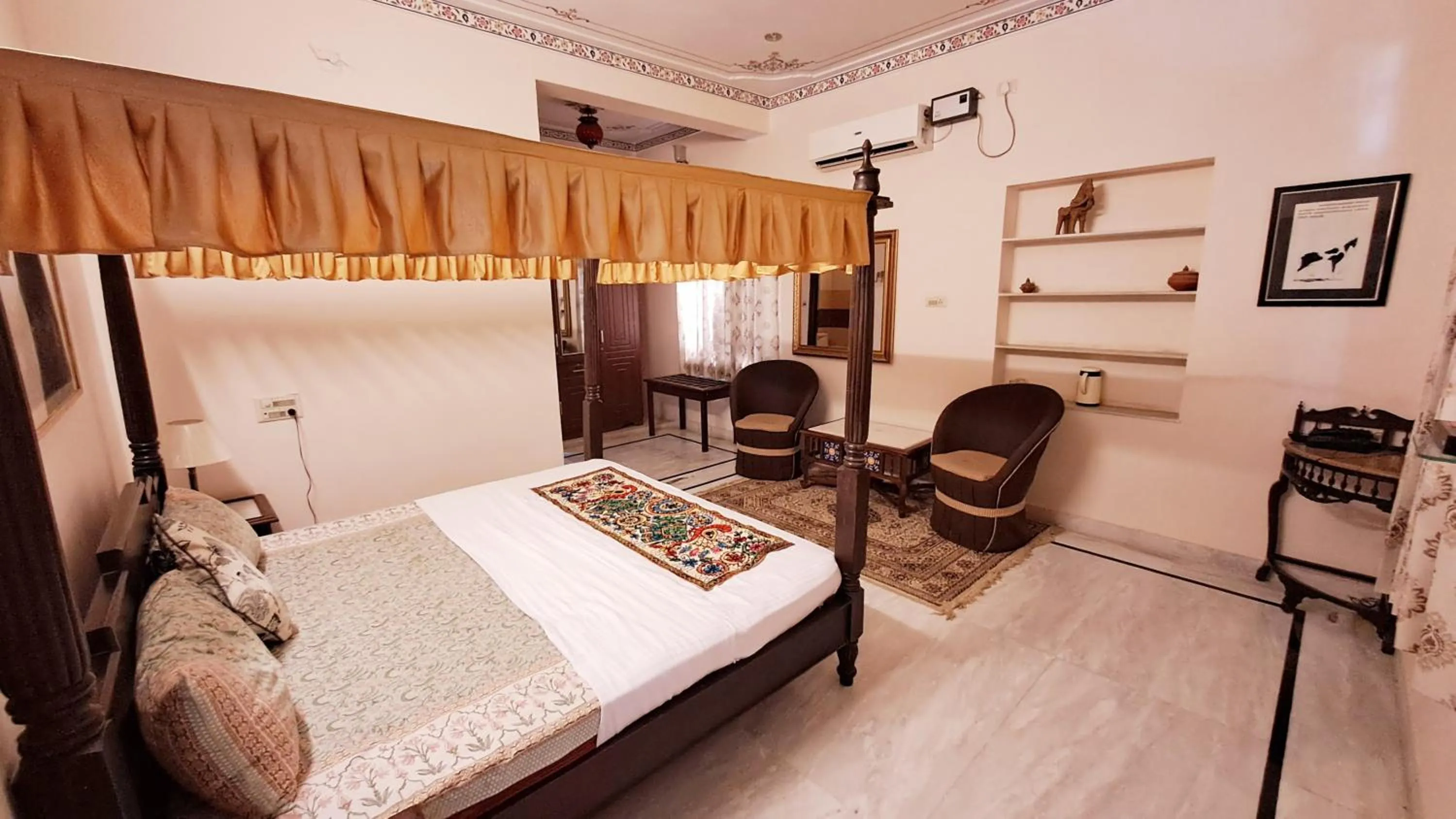 Photo of the whole room, Bed in Sun Heritage Home