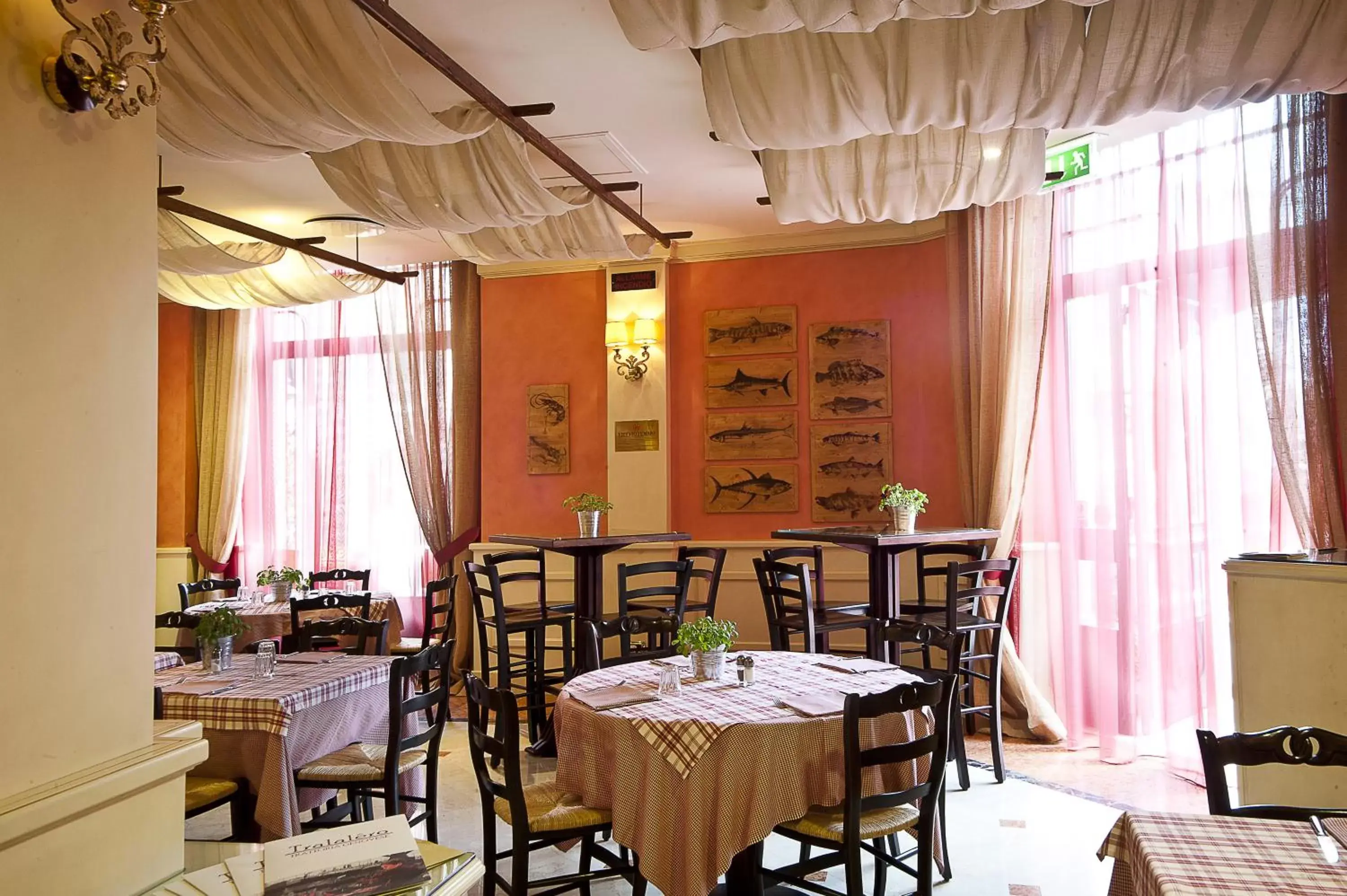 Restaurant/places to eat in Hotel Continental Genova Restaurant/places to eat in Hotel Continental Genova