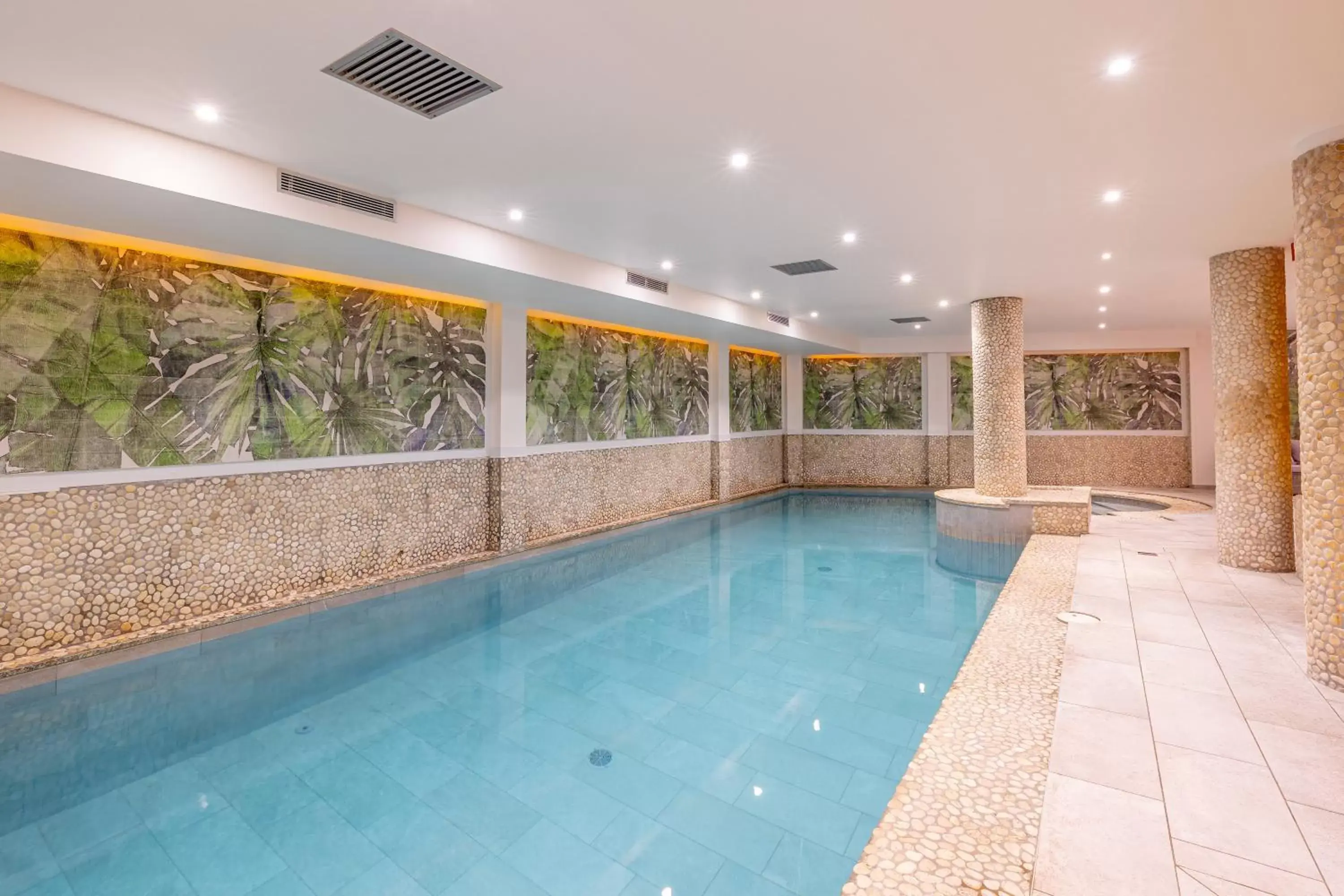 Spa and wellness centre/facilities, Swimming Pool in Urban Hôtel & Spa