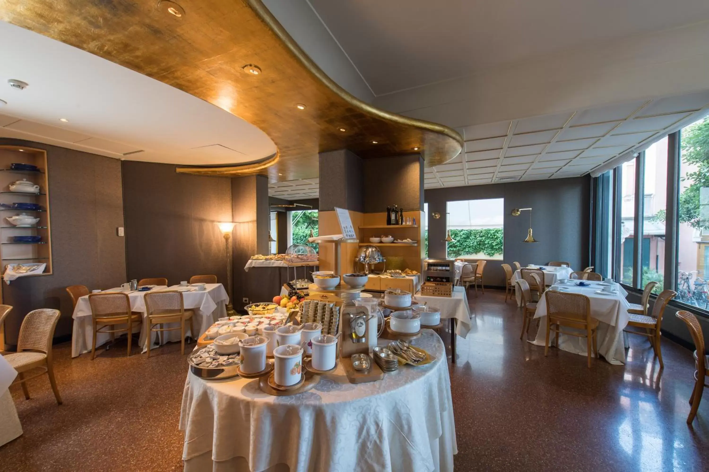 Restaurant/Places to Eat in Hotel Villa Mabapa