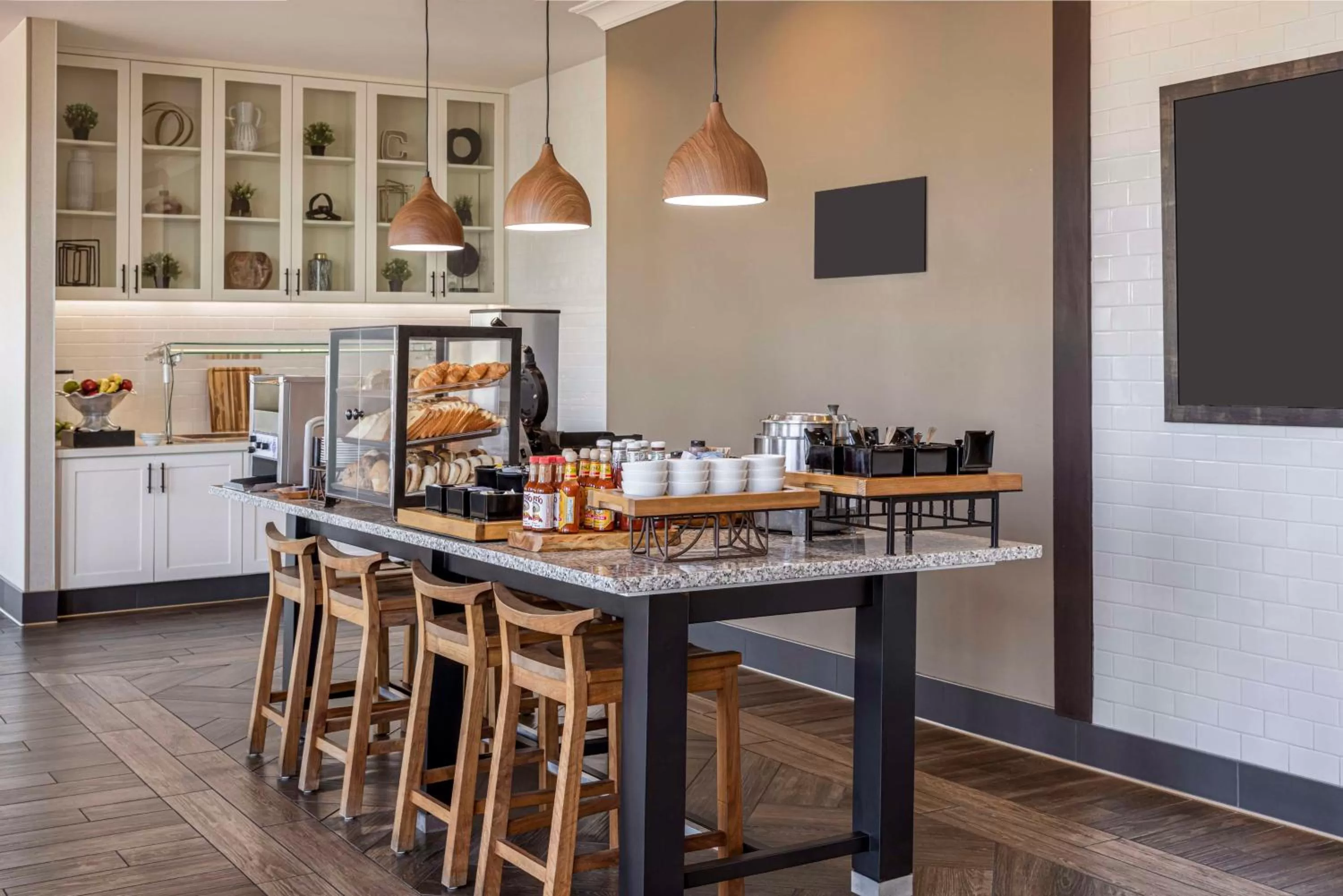 Restaurant/places to eat in Hilton Garden Inn Los Angeles/Redondo Beach