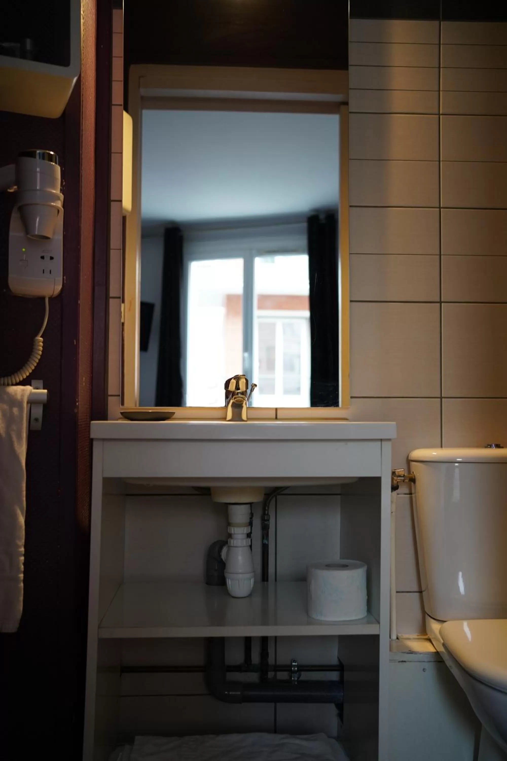 Bathroom in Hotel De Quebec