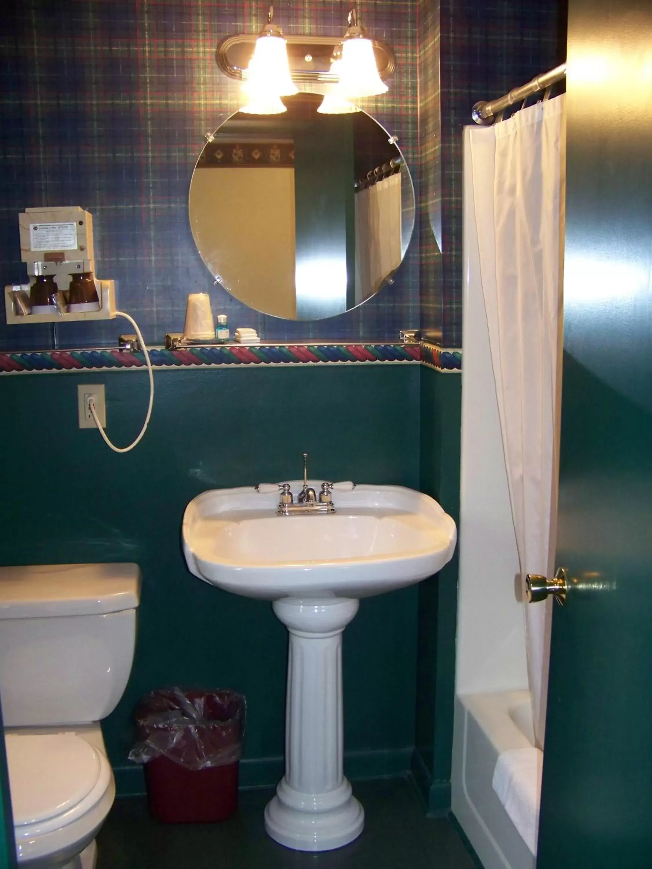 Toilet, Bathroom in Briarcliff Motel