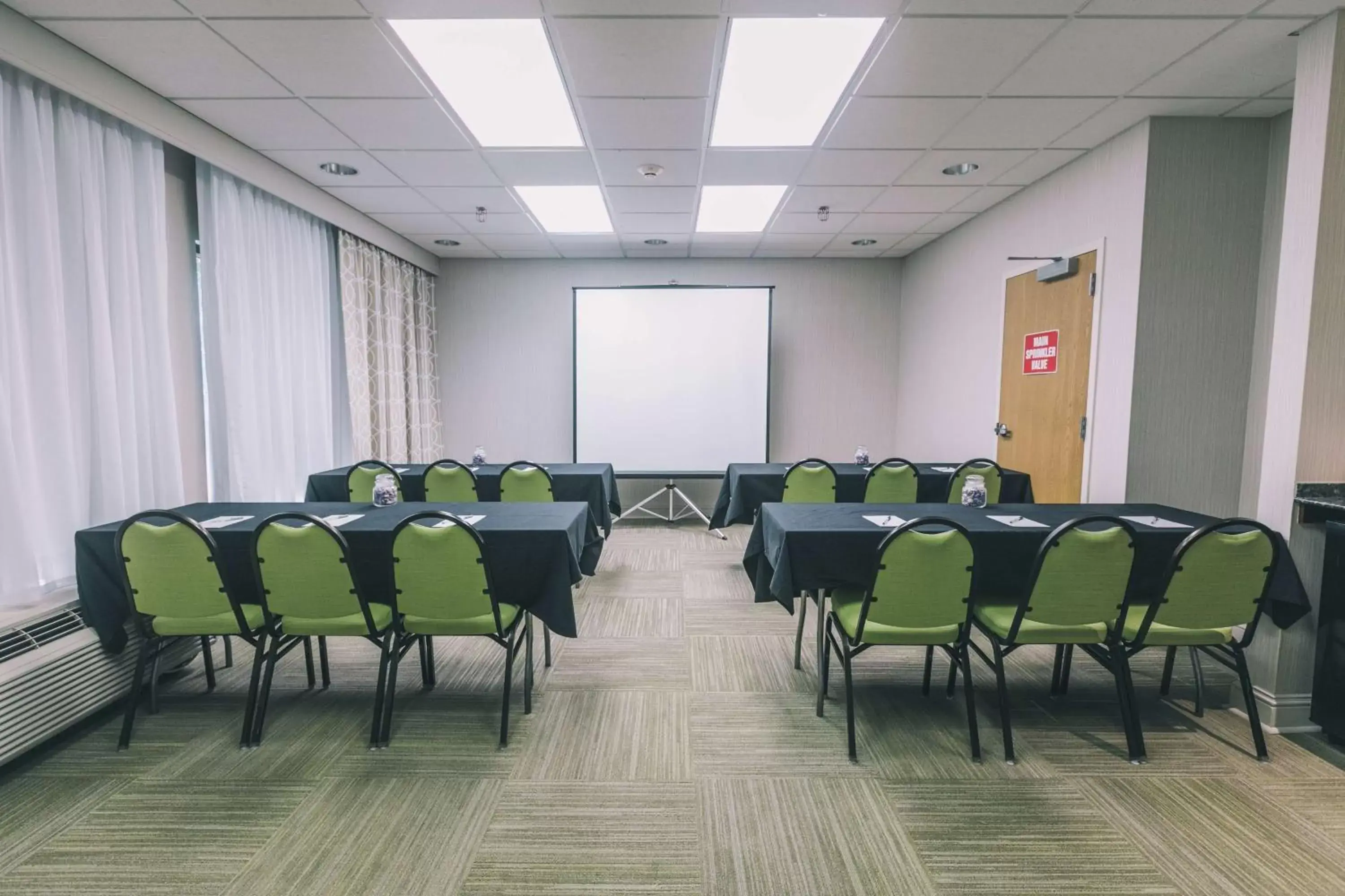 Meeting/conference room in Hampton Inn Tallahassee-Central