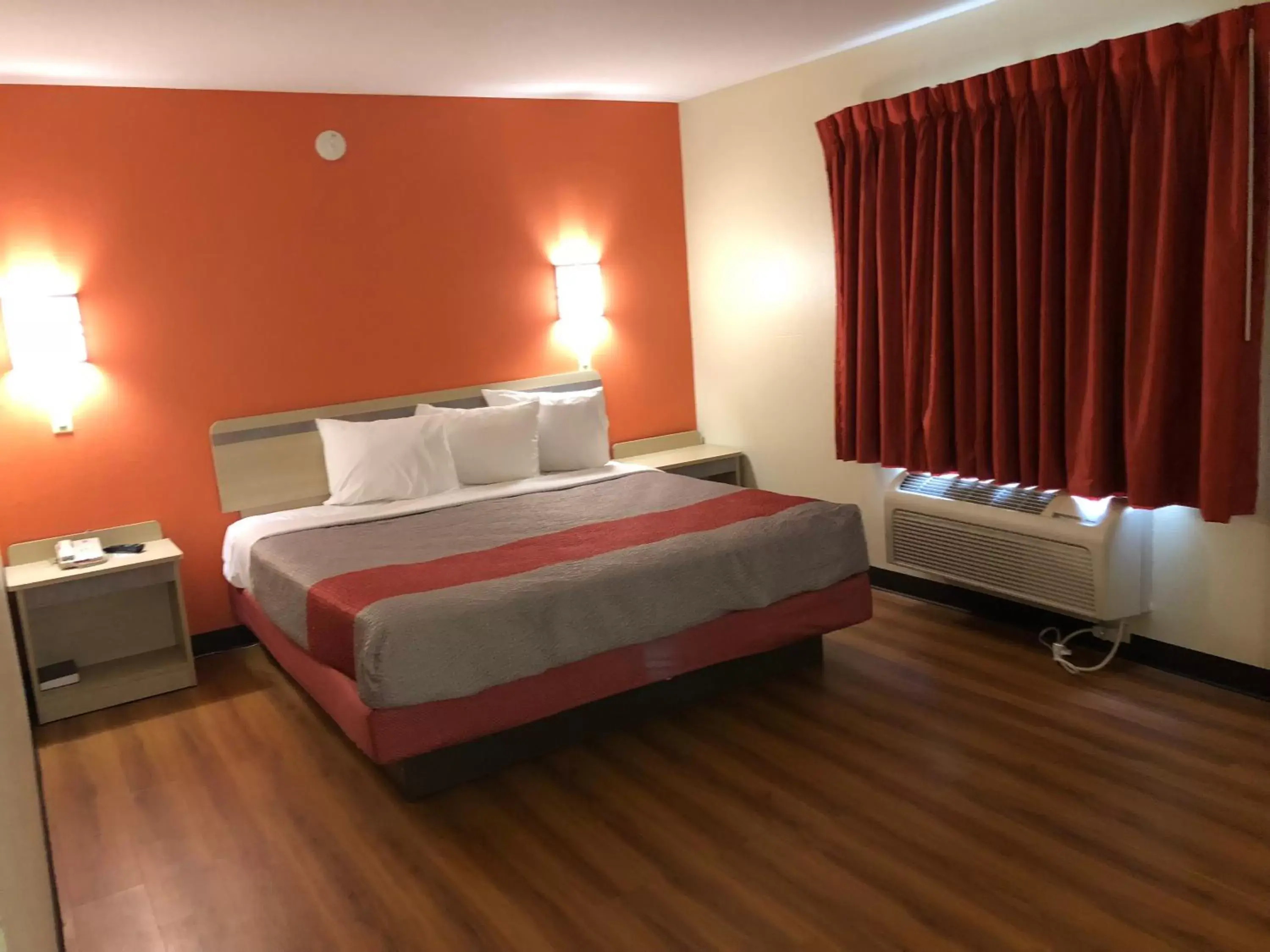 Bed in Motel 6-Urbana, IL