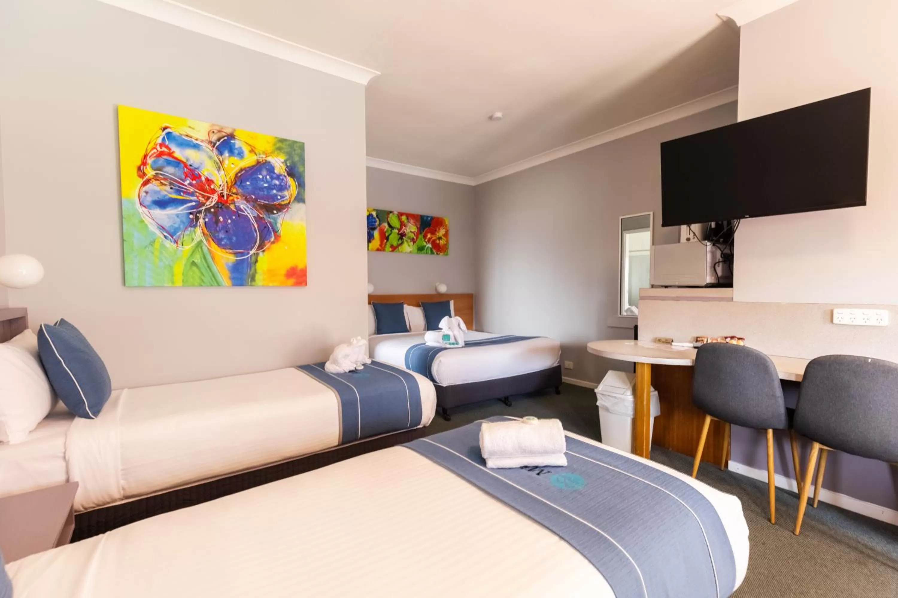 Bed in Midlands Motel