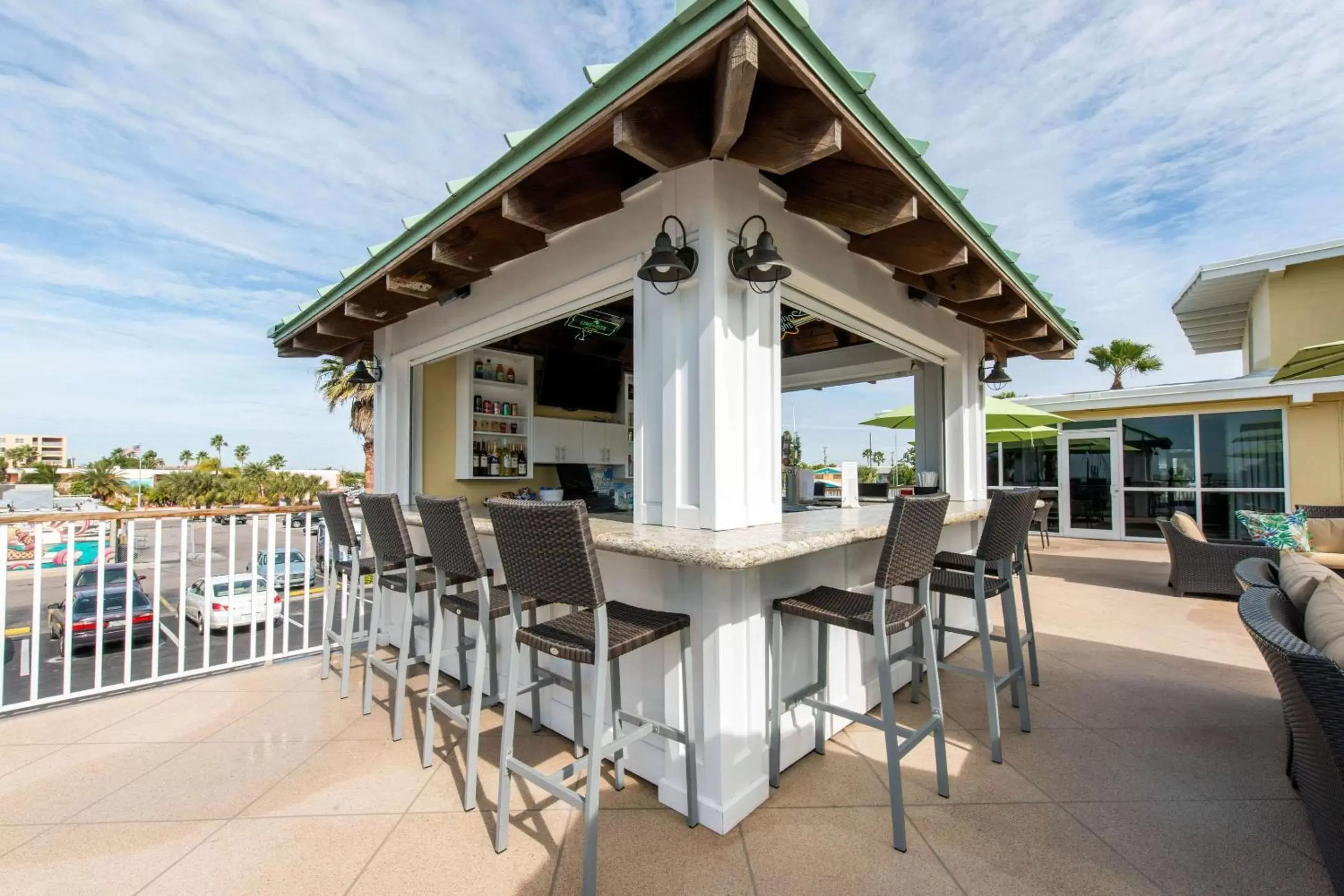 Lounge or bar in Treasure Bay Resort and Marina