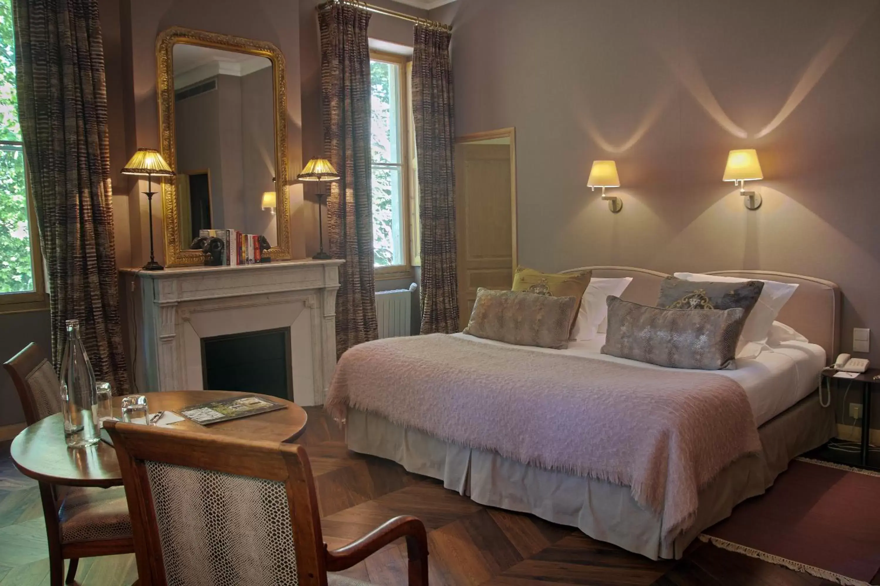 Bedroom, Bed in Hotel Château Des Alpilles