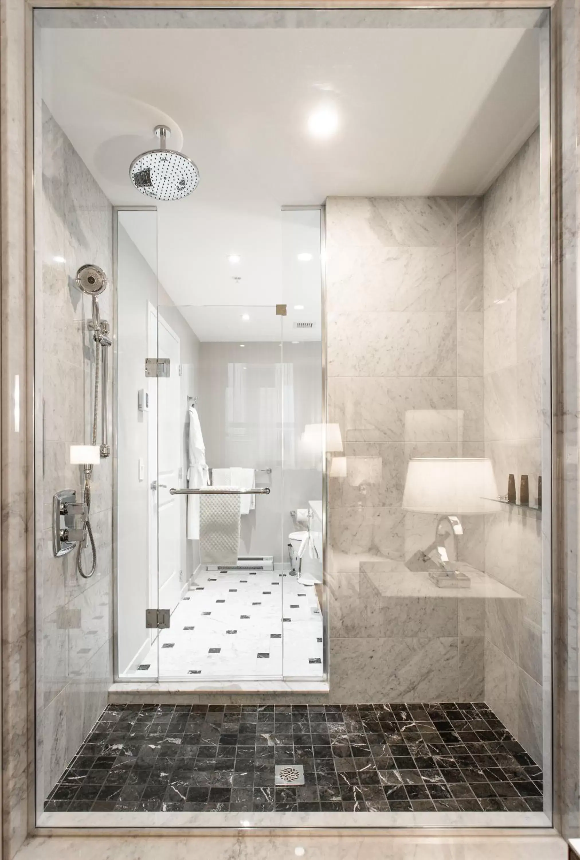 Shower, Bathroom in Hôtel Birks Montréal
