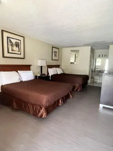 Bed in Americas Best Value Inn - Edna Bed in Americas Best Value Inn - Edna