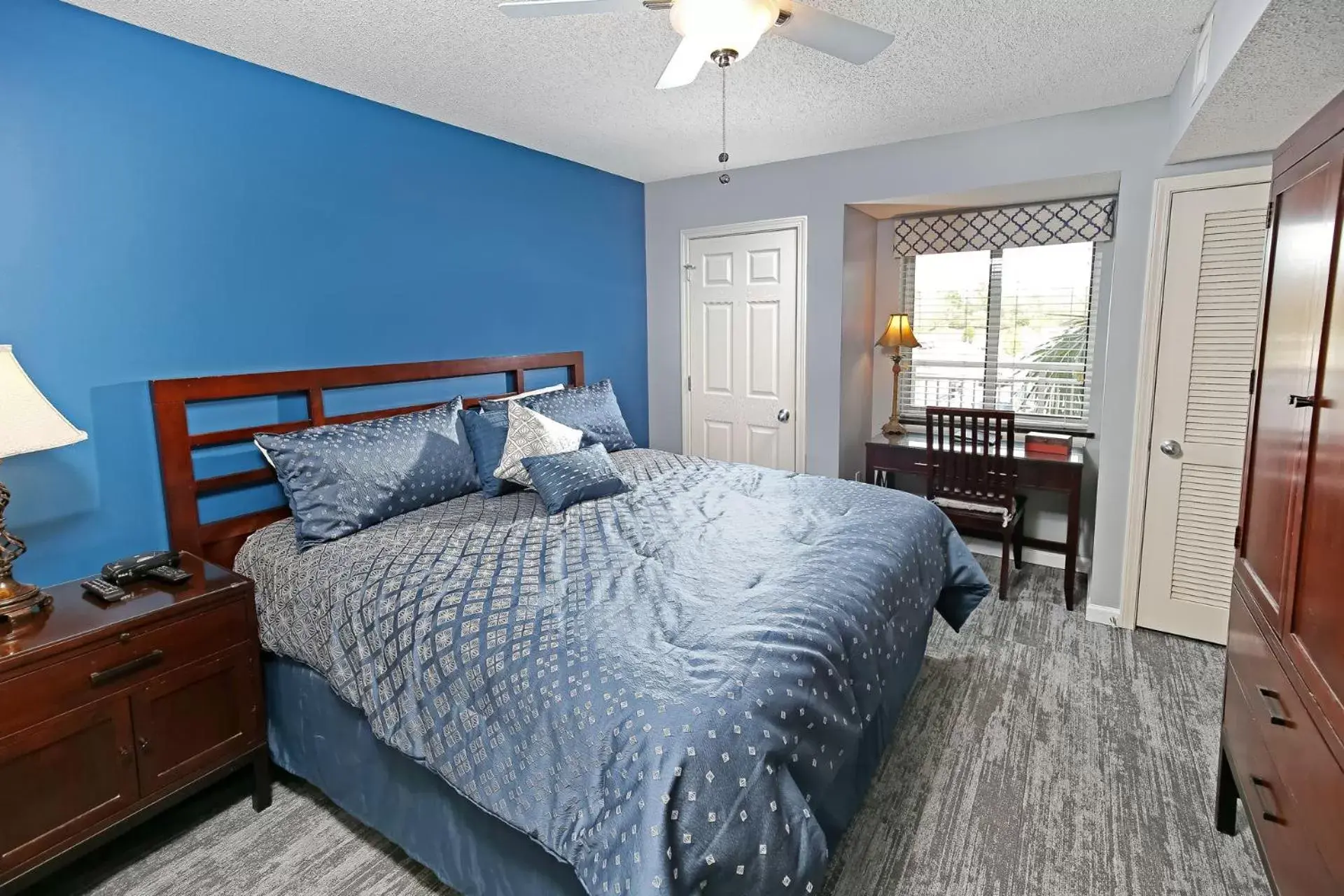 Bedroom, Bed in Barefoot Resort Golf & Yacht Club Villas