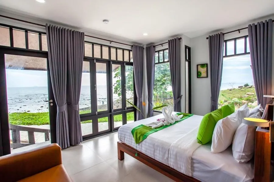 Bed in Lanta Corner Resort