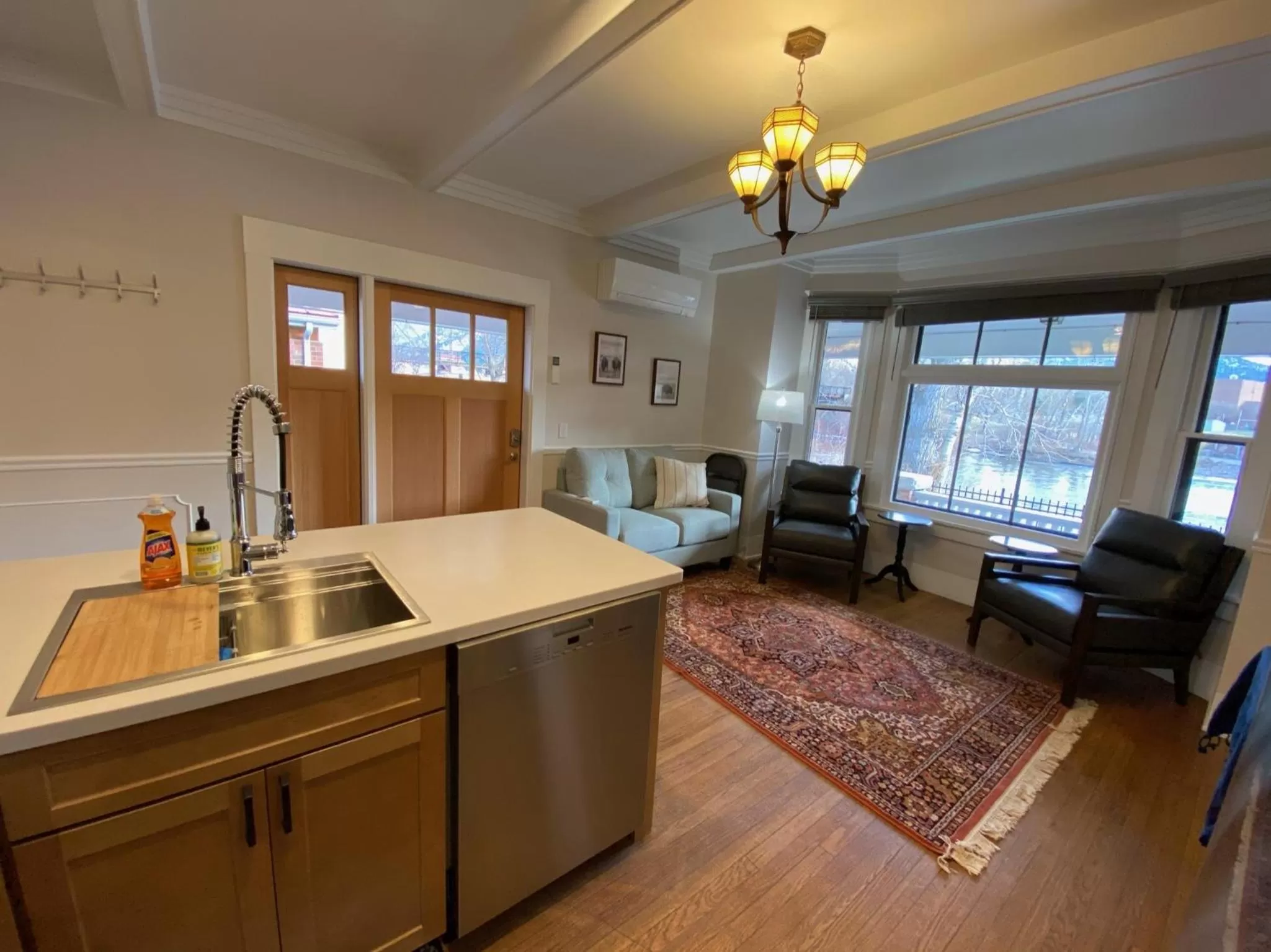 Kitchen or kitchenette, Kitchen/Kitchenette in Goldsmith's River Front Inn