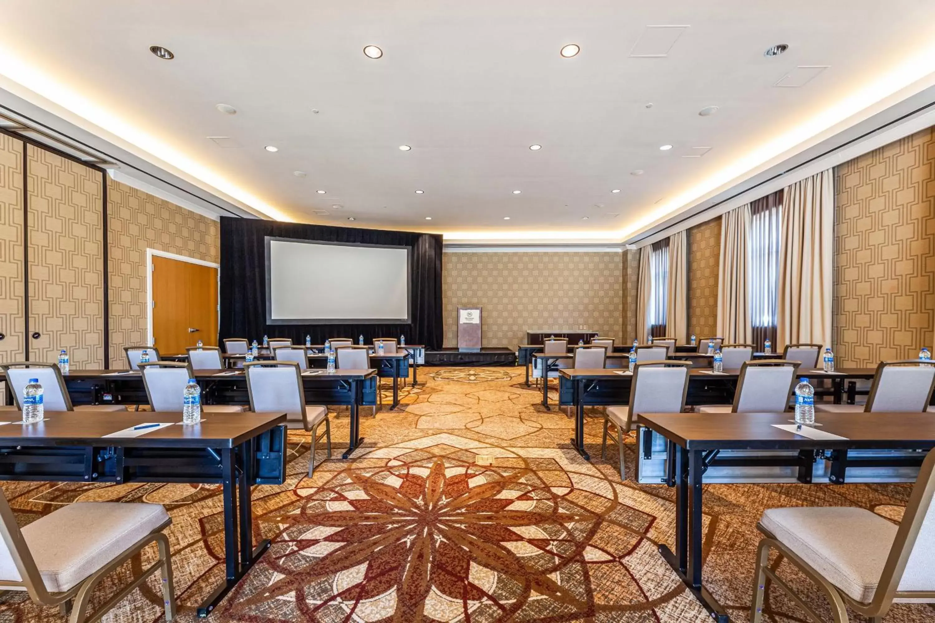 Meeting/conference room in Sheraton Hotel Stonebriar