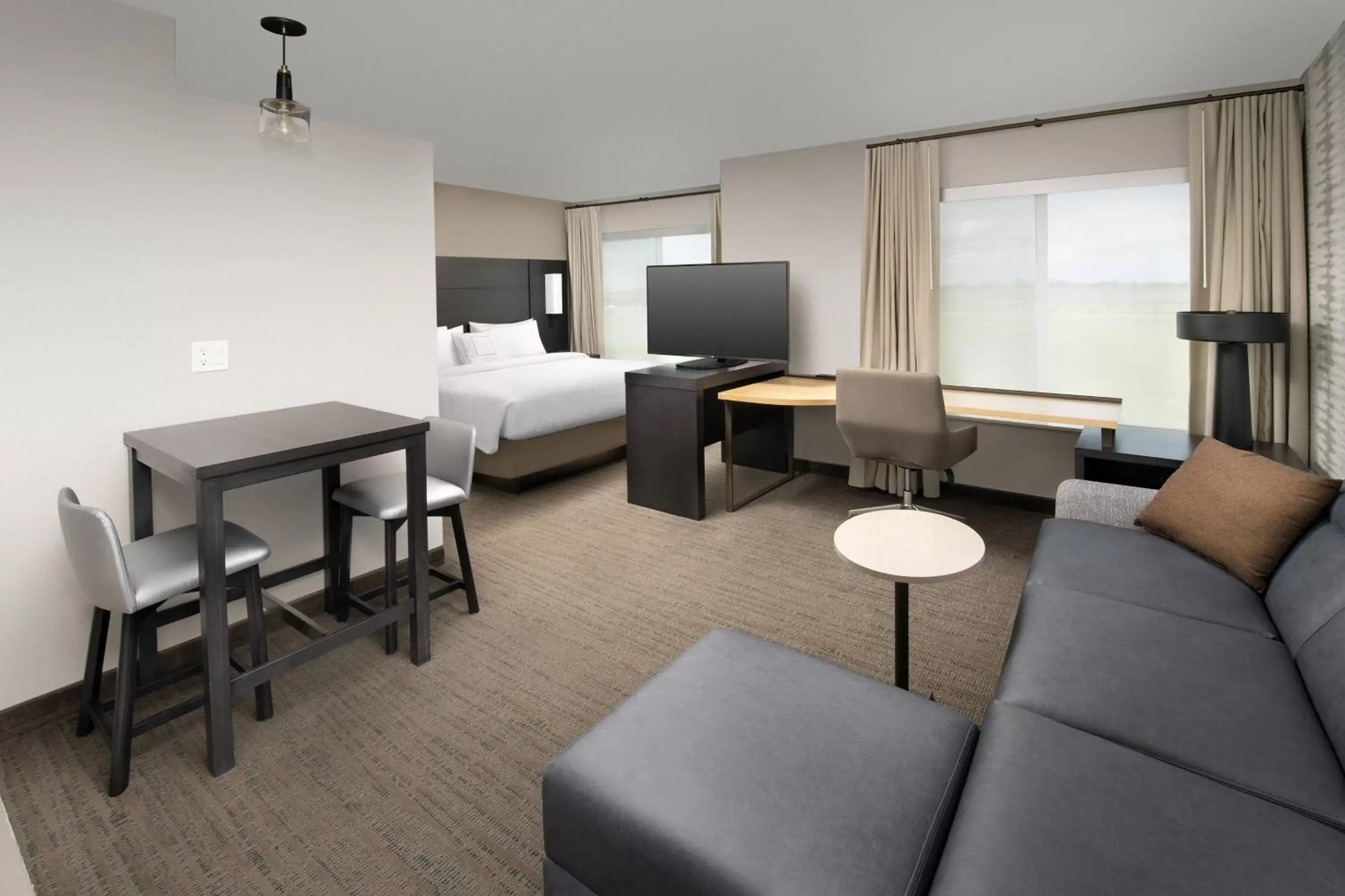 Photo of the whole room, Seating Area in Residence Inn by Marriott Modesto North