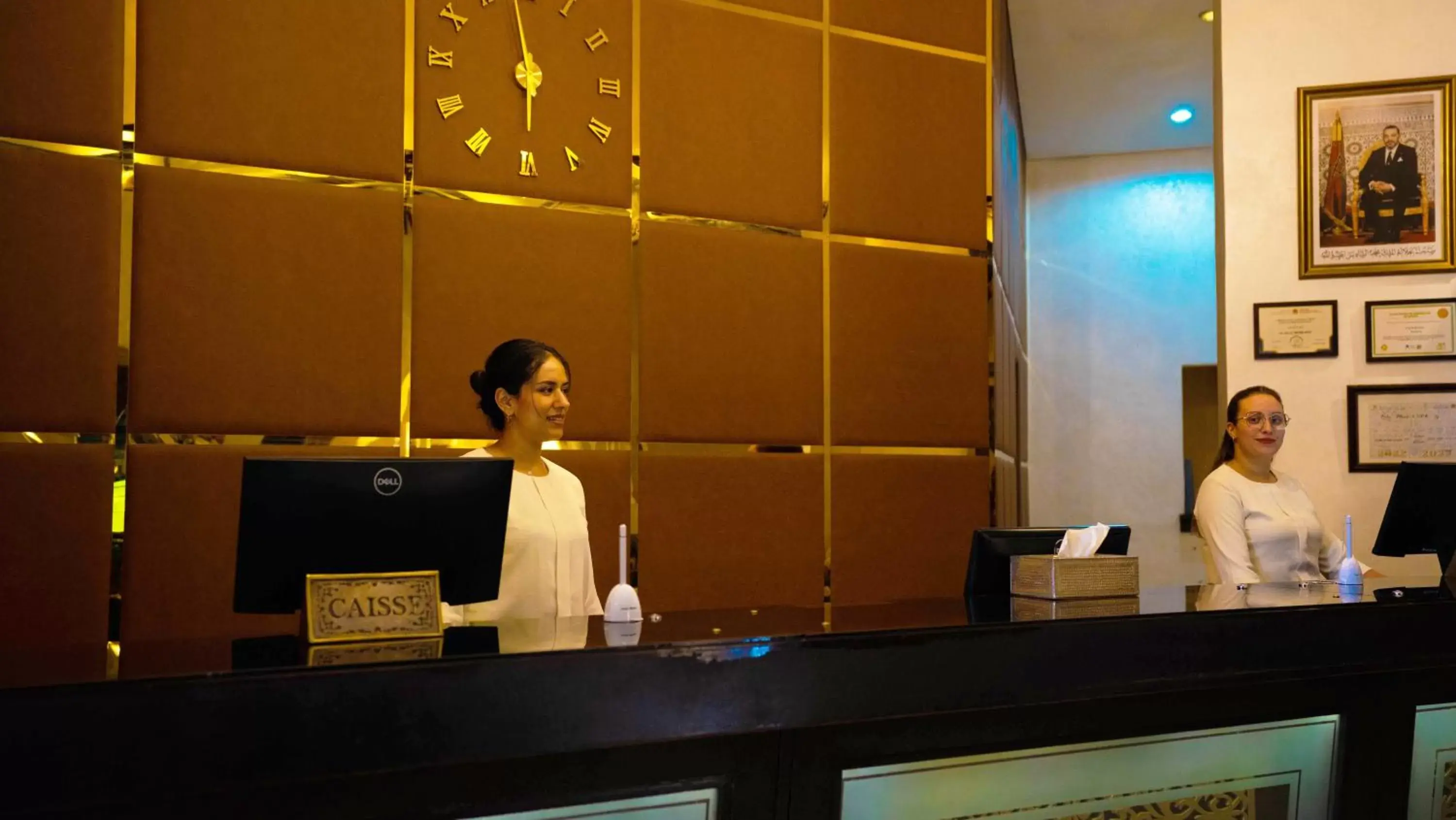 Property building, Staff in Palm Plaza Hôtel & Spa