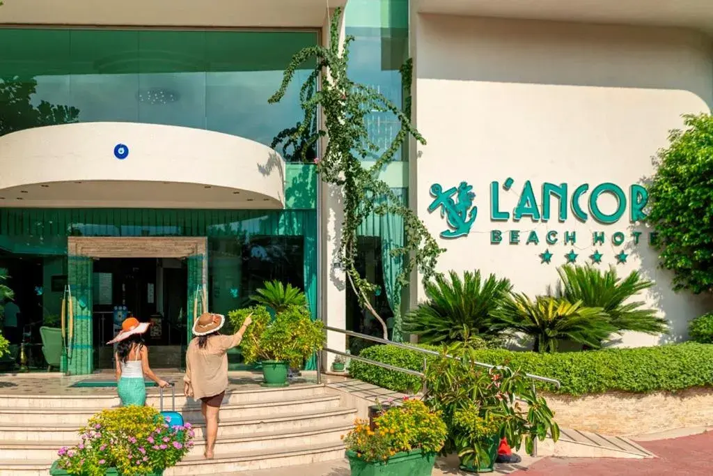 L'ancora Beach Hotel