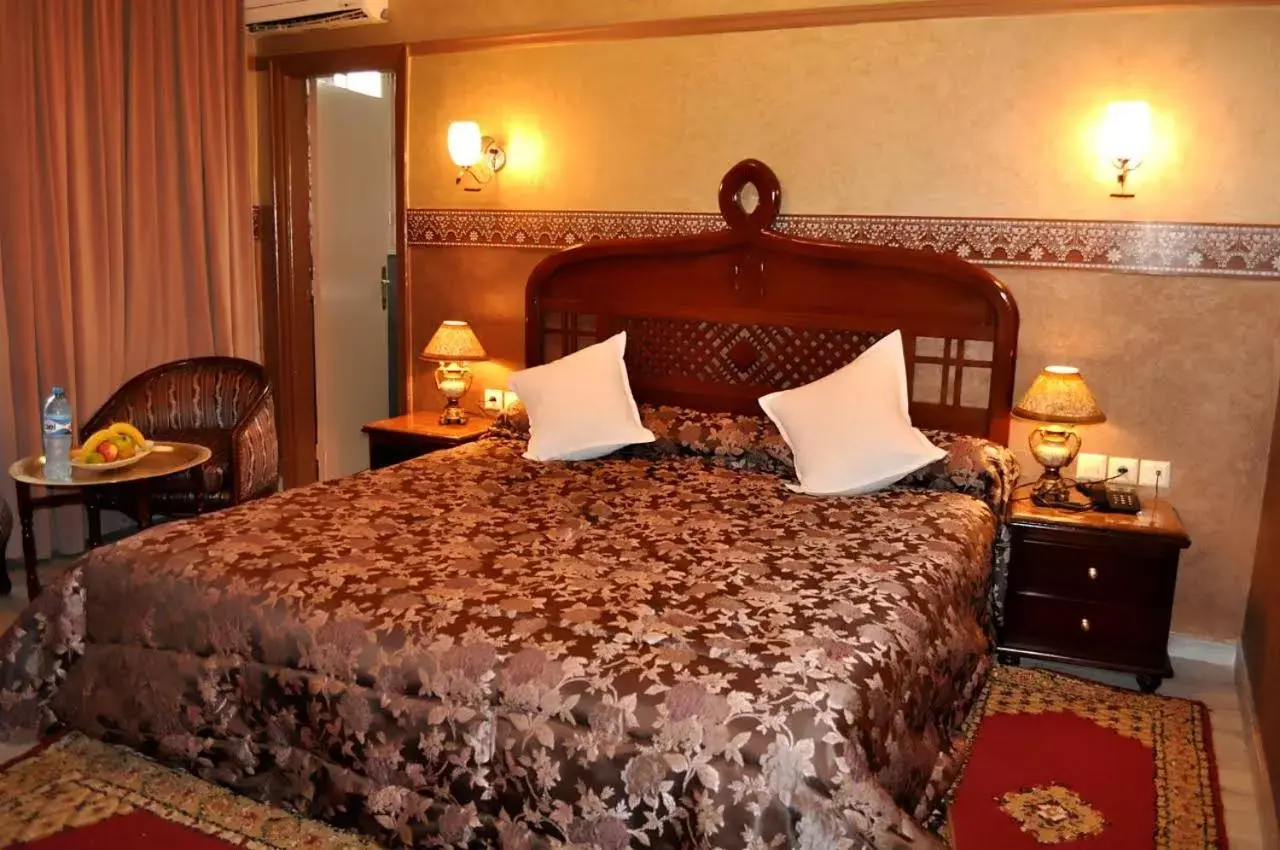 Bed in Hôtel Transatlantique Bed in Hôtel Transatlantique