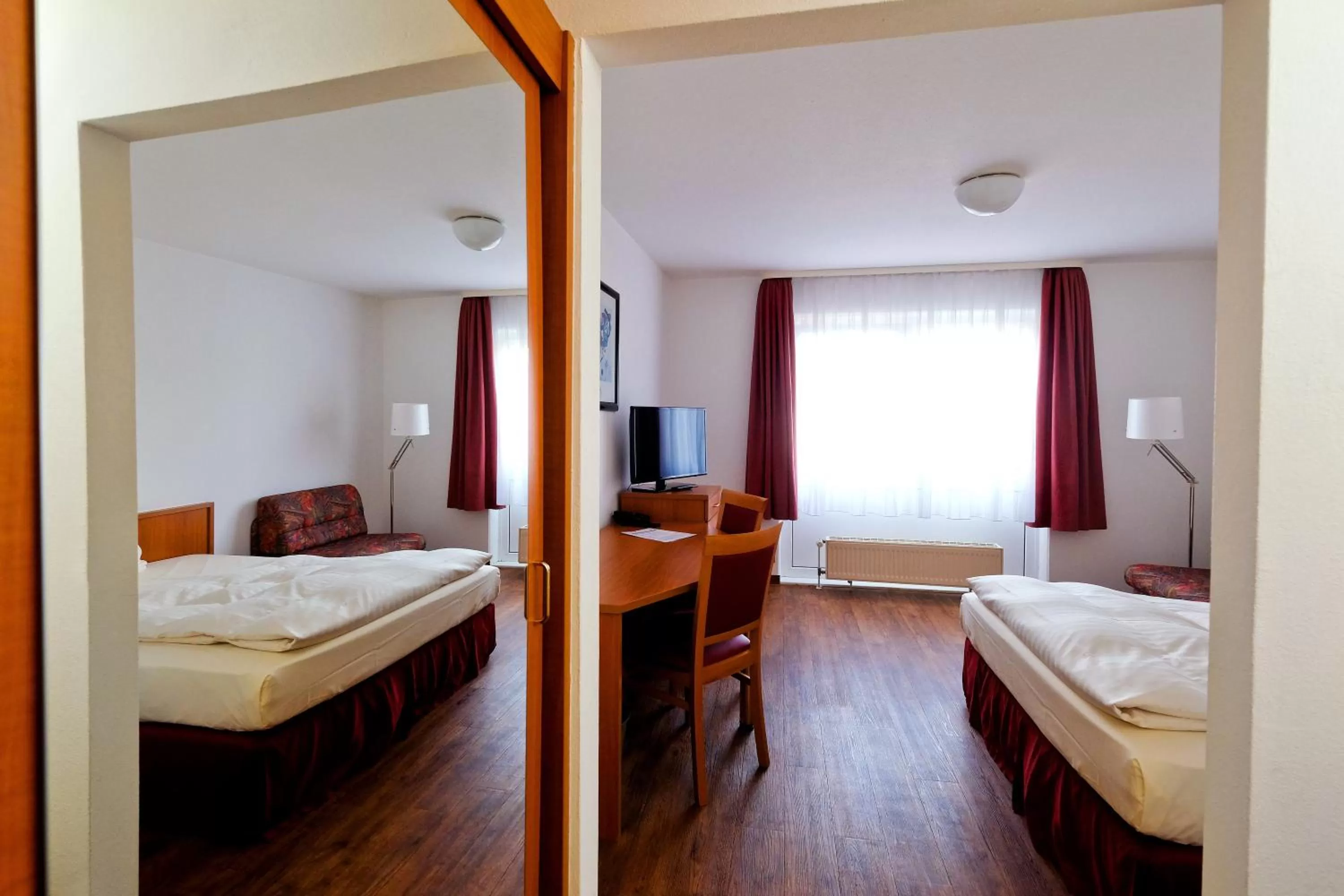 Photo of the whole room, Bed in Apart Hotel Sehnde